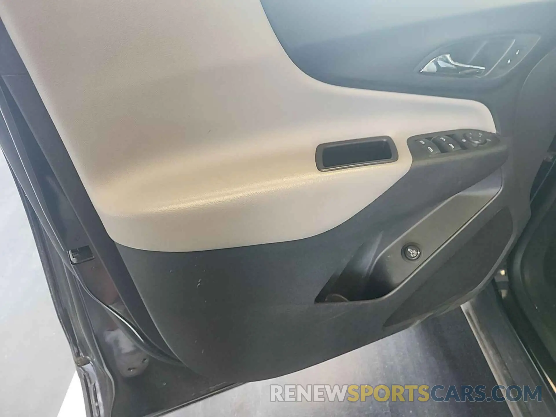 16 fotografías del automóvil dañado 2GNAXJEV5M6160860 CHEVROLET EQUINOX 2021