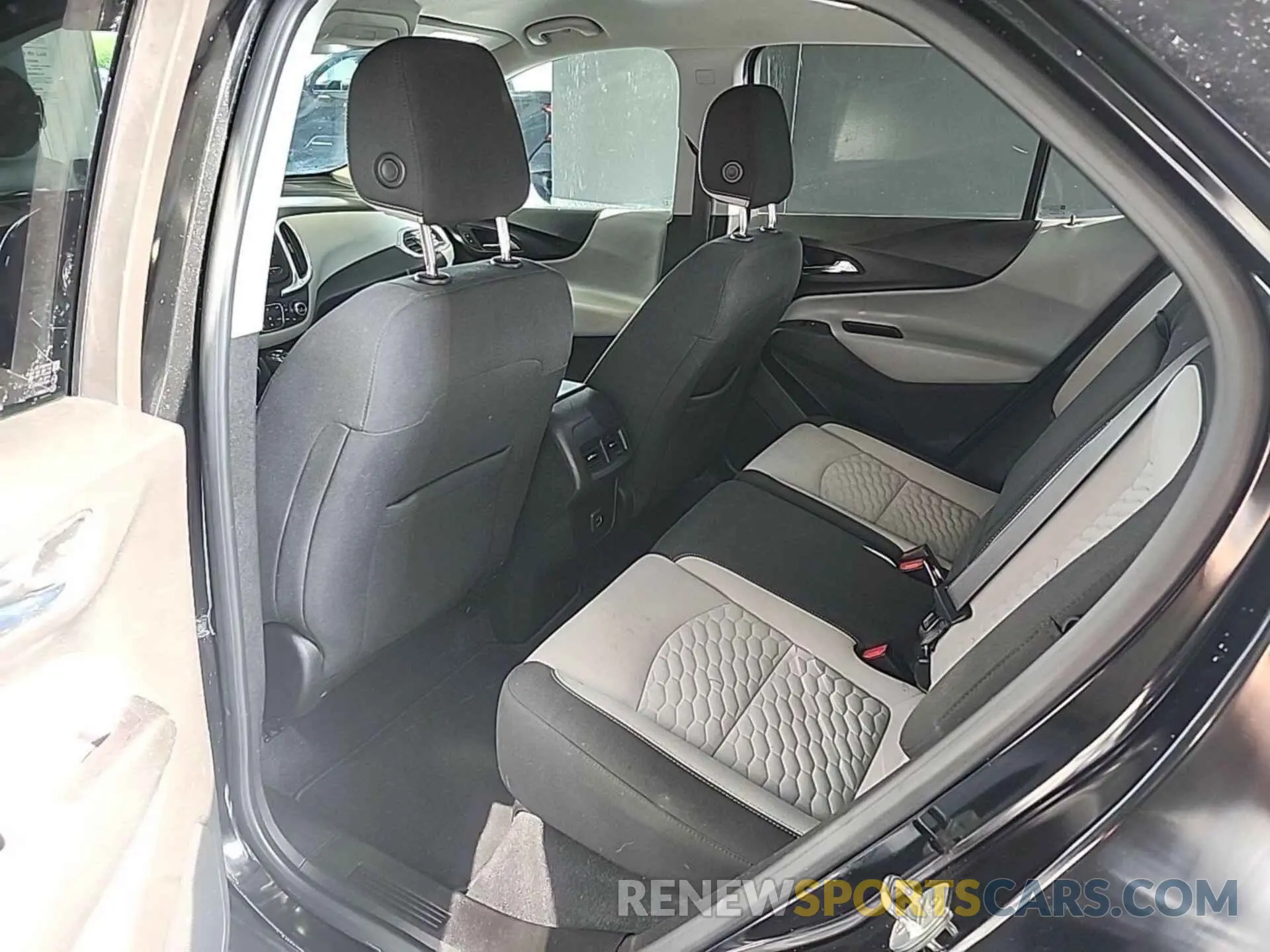 17 fotografías del automóvil dañado 2GNAXJEV5M6160860 CHEVROLET EQUINOX 2021