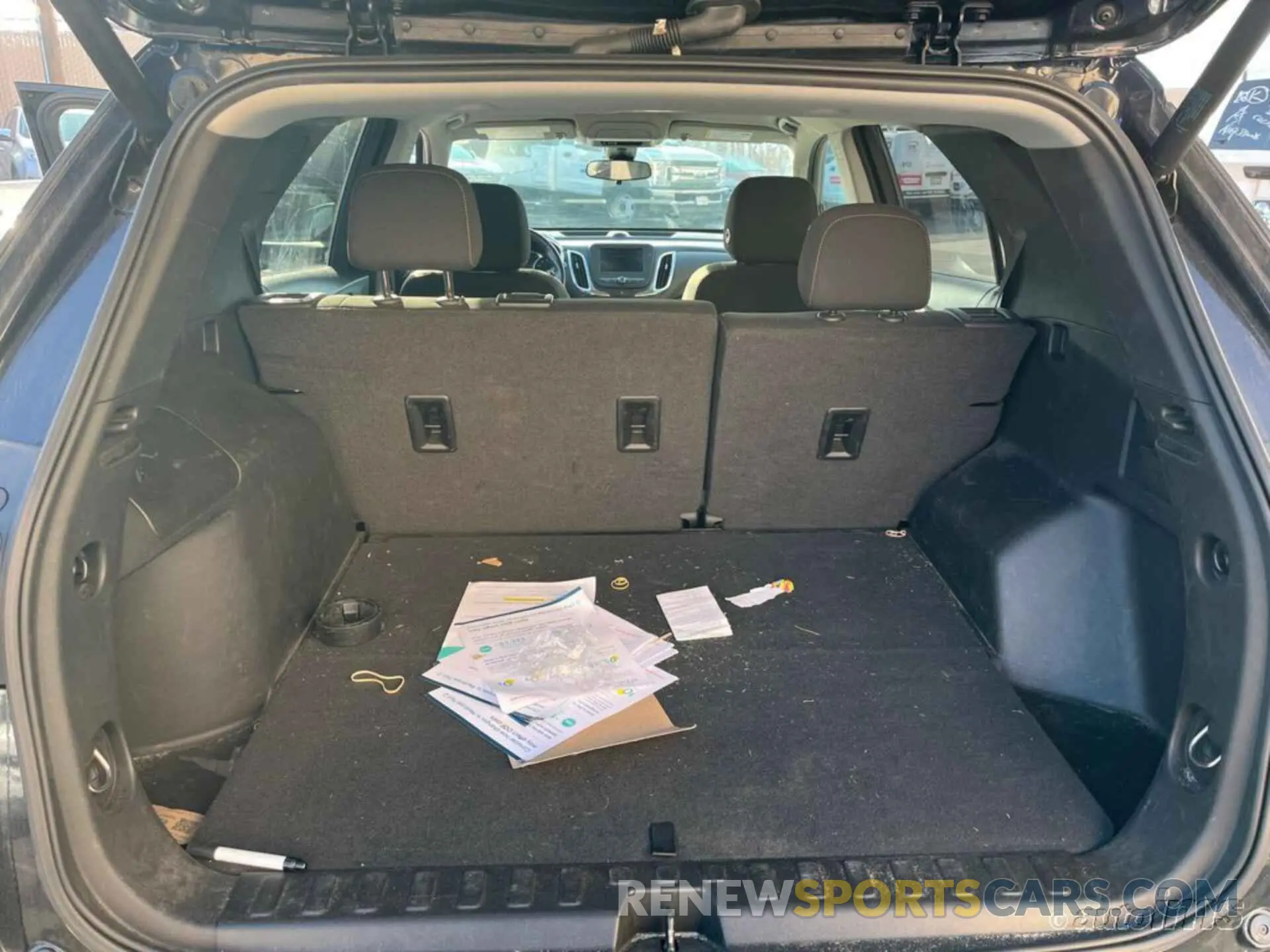 11 fotografías del automóvil dañado 2GNAXJEV6M6105009 CHEVROLET EQUINOX 2021