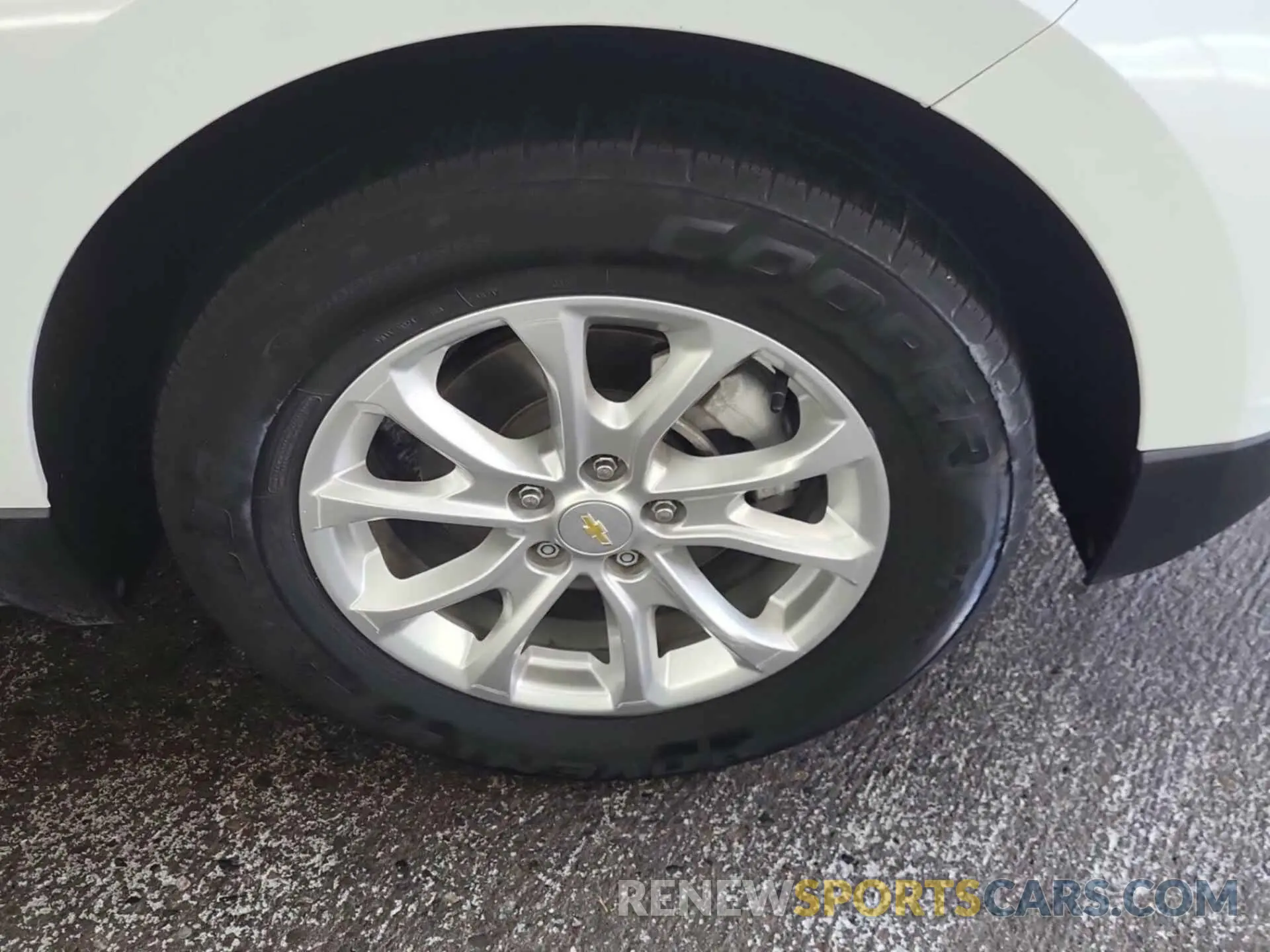 17 fotografías del automóvil dañado 2GNAXJEV7M6107724 CHEVROLET EQUINOX 2021
