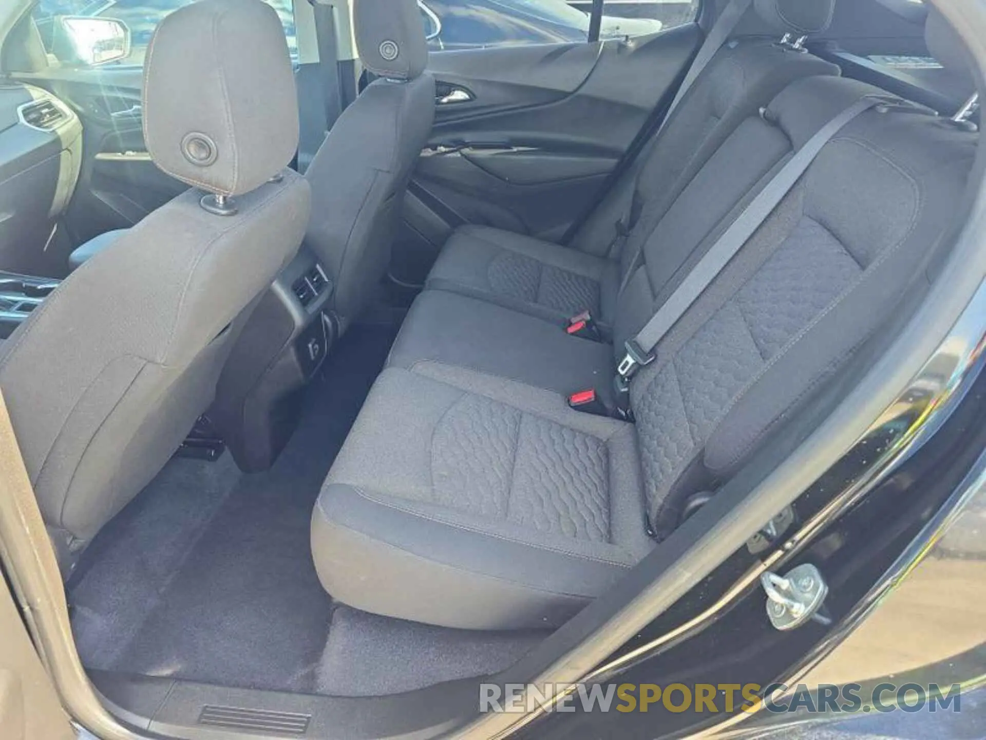 14 fotografías del automóvil dañado 2GNAXJEV9M6106008 CHEVROLET EQUINOX 2021