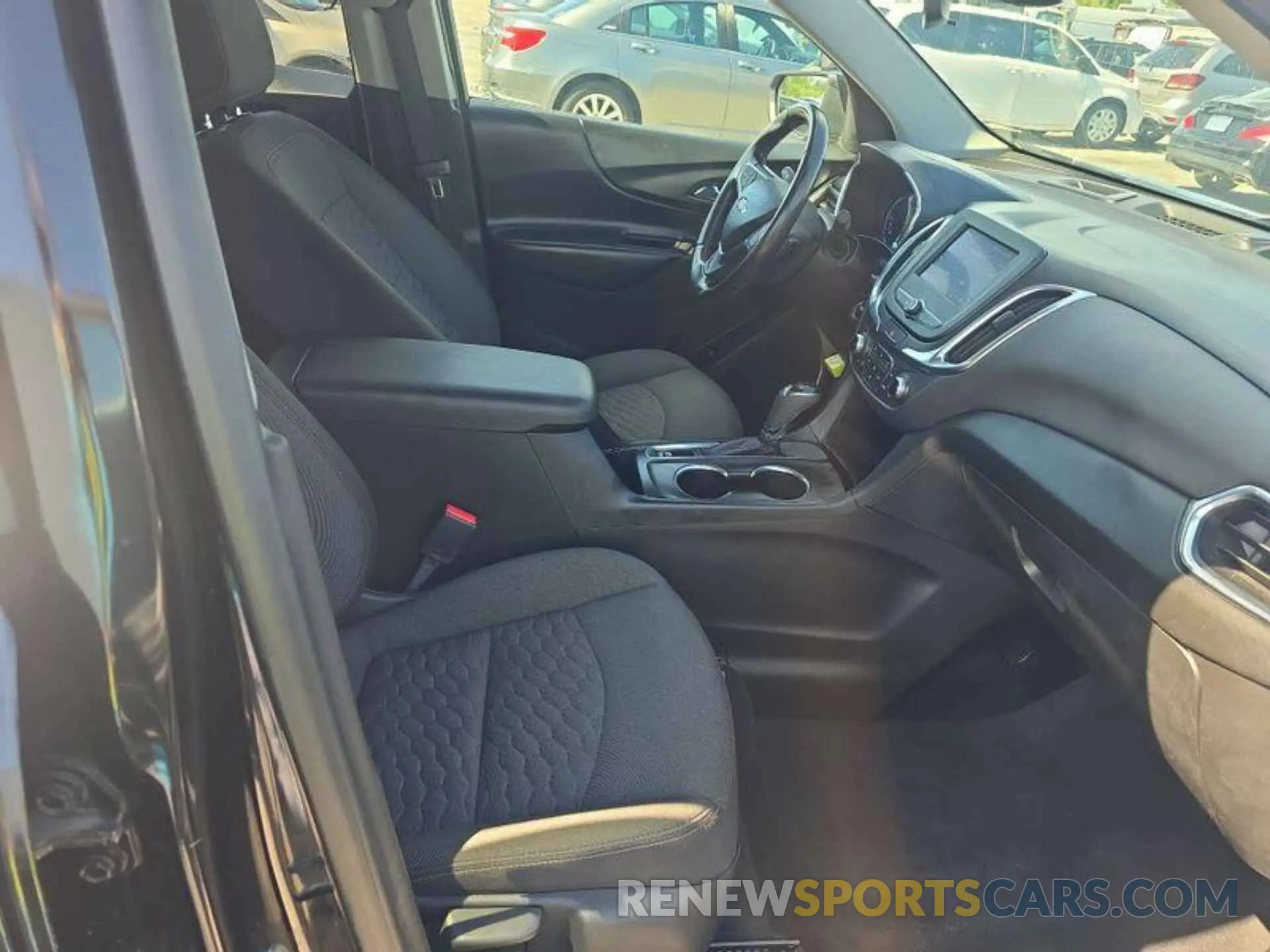 2 fotografías del automóvil dañado 2GNAXJEV9M6106008 CHEVROLET EQUINOX 2021