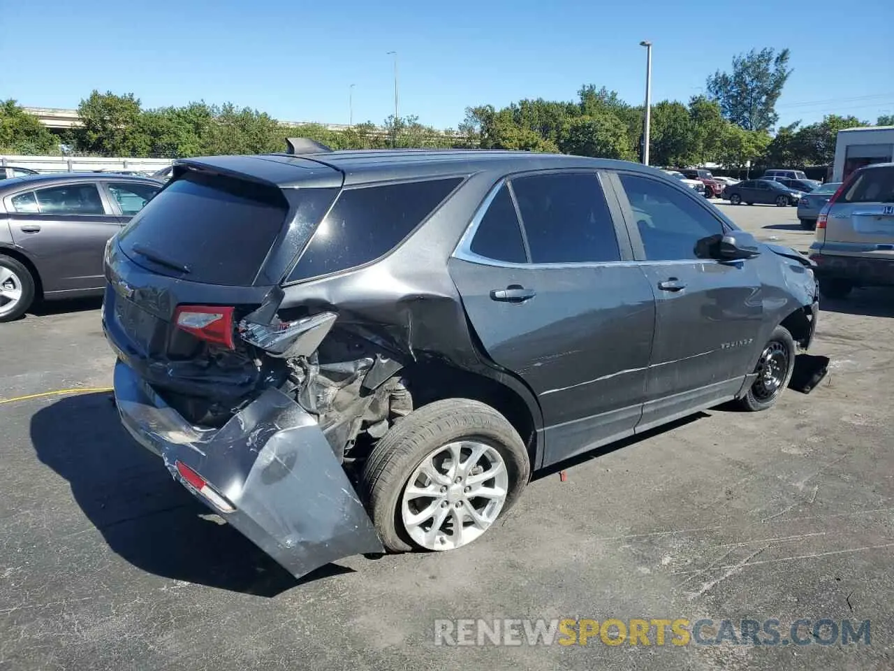 3 fotografías del automóvil dañado 2GNAXKEV0M6102452 CHEVROLET EQUINOX 2021