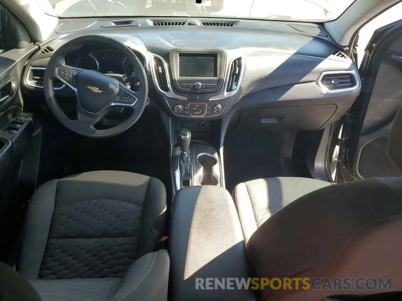 8 fotografías del automóvil dañado 2GNAXKEV0M6102452 CHEVROLET EQUINOX 2021