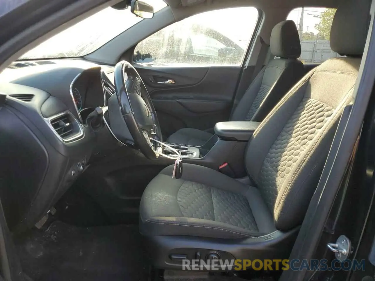 7 fotografías del automóvil dañado 2GNAXKEV0M6142157 CHEVROLET EQUINOX 2021