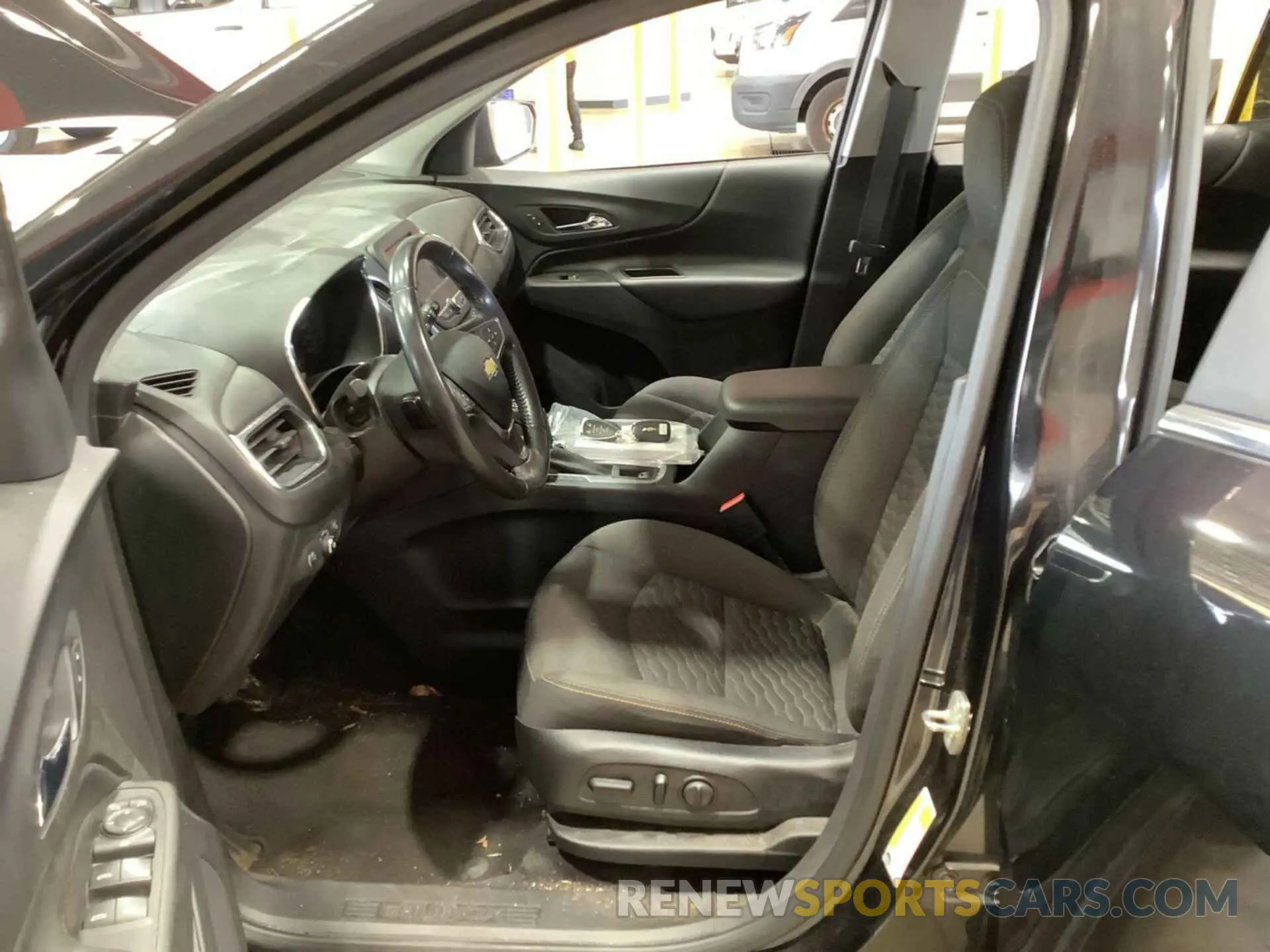 19 fotografías del automóvil dañado 2GNAXKEV1M6123908 CHEVROLET EQUINOX 2021