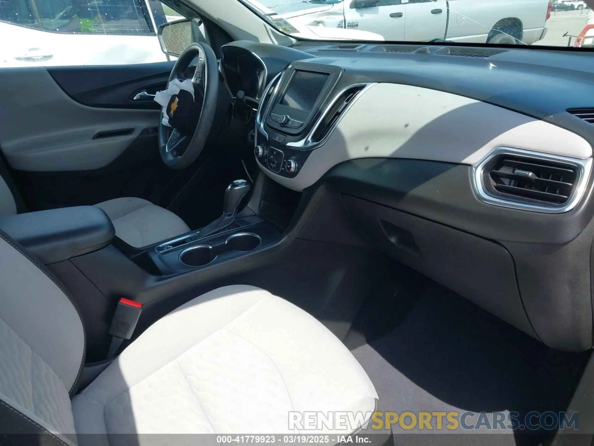 5 fotografías del automóvil dañado 2GNAXKEV3M6129404 CHEVROLET EQUINOX 2021