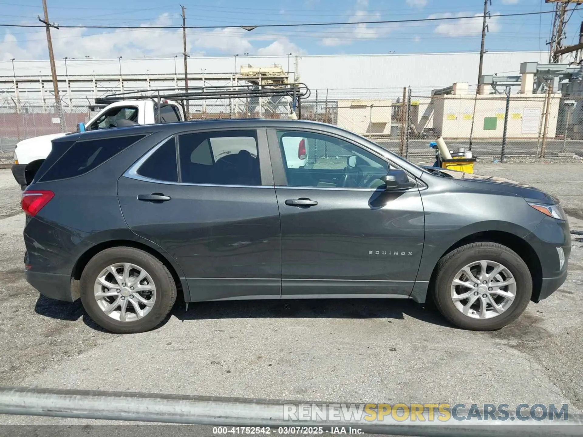 13 fotografías del automóvil dañado 2GNAXKEV4M6125300 CHEVROLET EQUINOX 2021