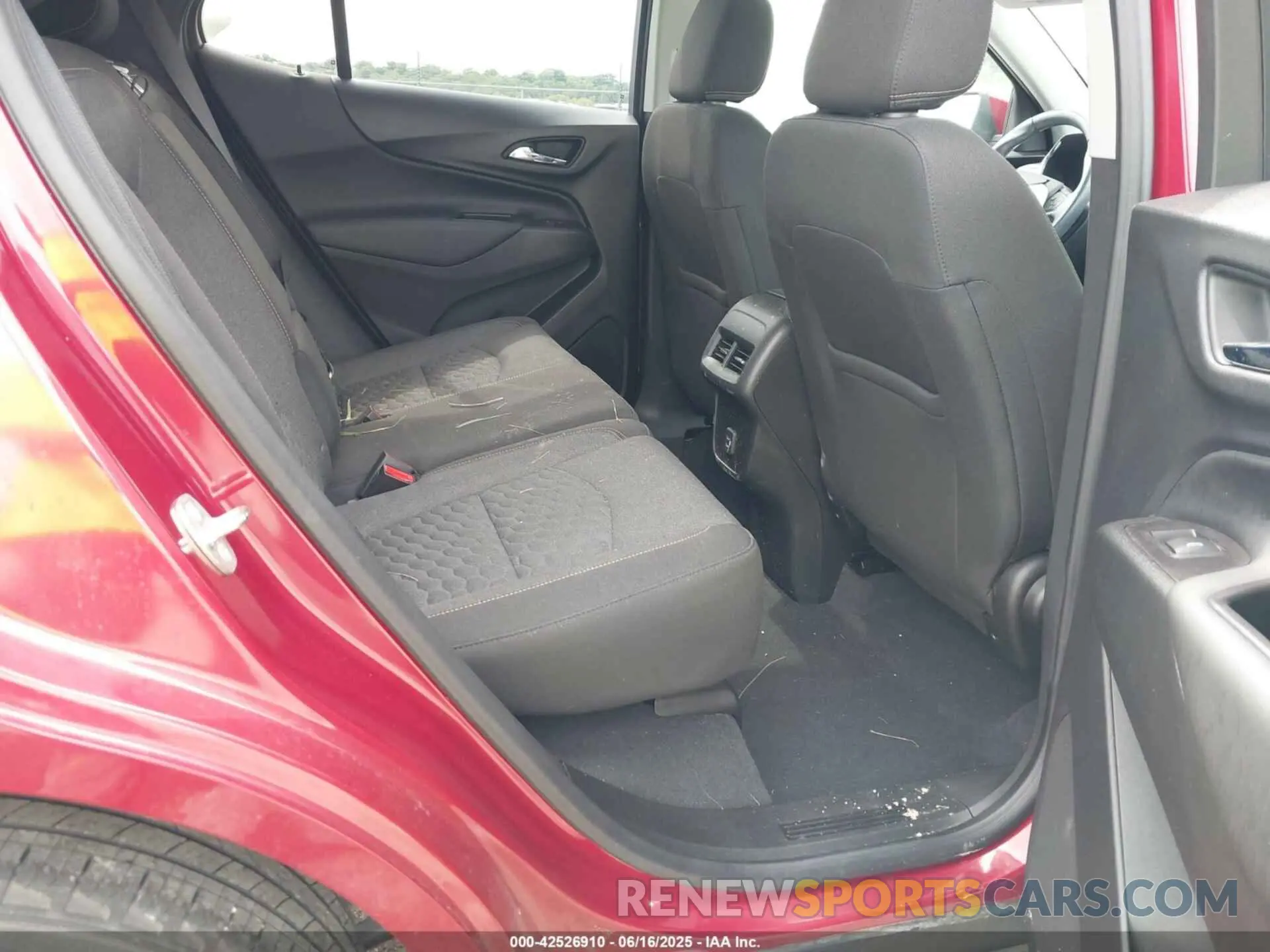 8 fotografías del automóvil dañado 2GNAXKEV5M6138783 CHEVROLET EQUINOX 2021