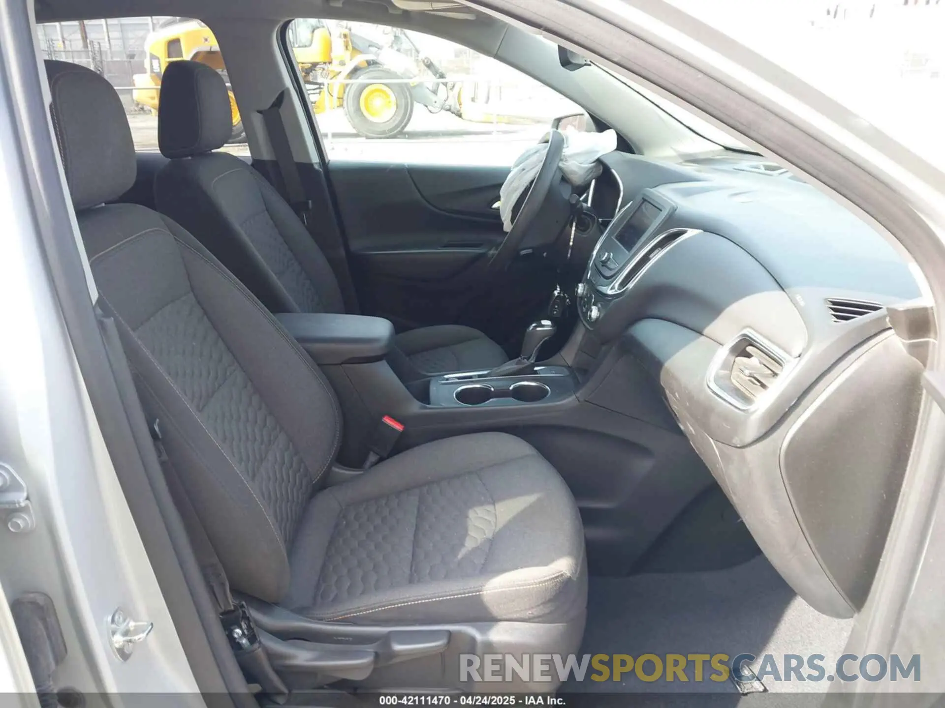 5 fotografías del automóvil dañado 2GNAXKEV8M6103073 CHEVROLET EQUINOX 2021