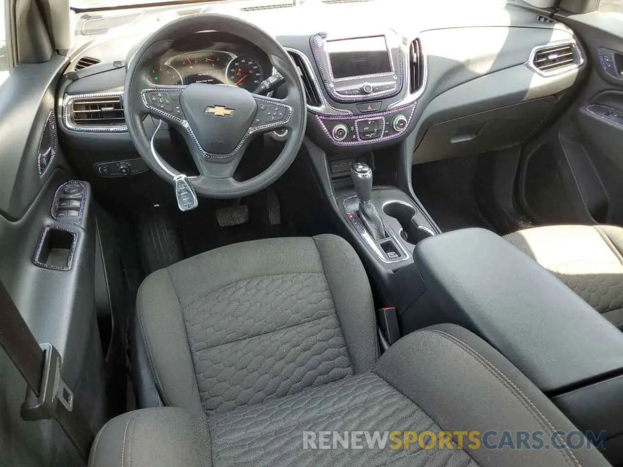 8 fotografías del automóvil dañado 2GNAXKEV8M6111335 CHEVROLET EQUINOX 2021