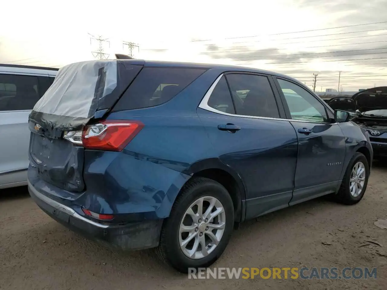 3 fotografías del automóvil dañado 2GNAXKEV8M6116874 CHEVROLET EQUINOX 2021