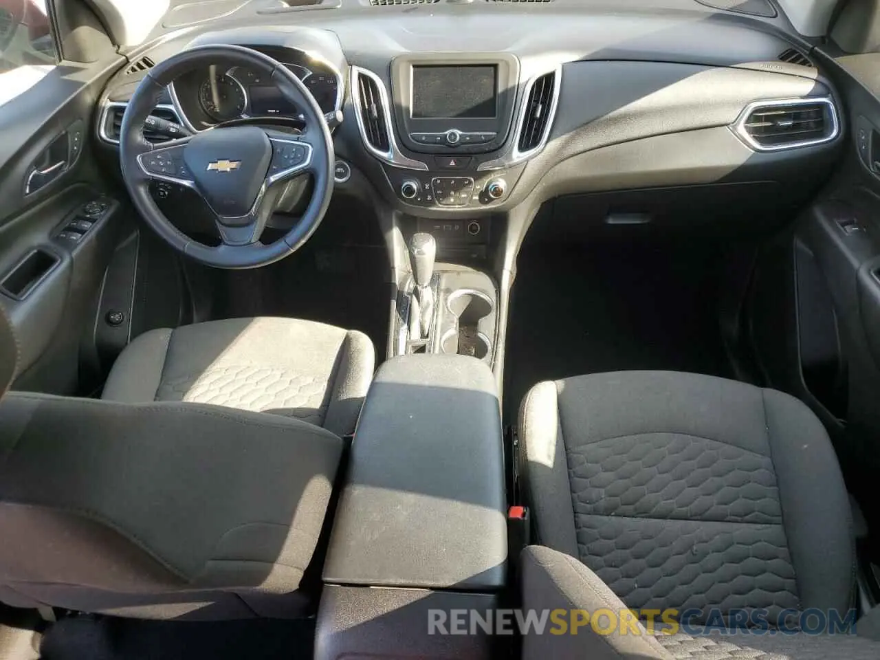 8 fotografías del automóvil dañado 2GNAXKEV8M6158641 CHEVROLET EQUINOX 2021