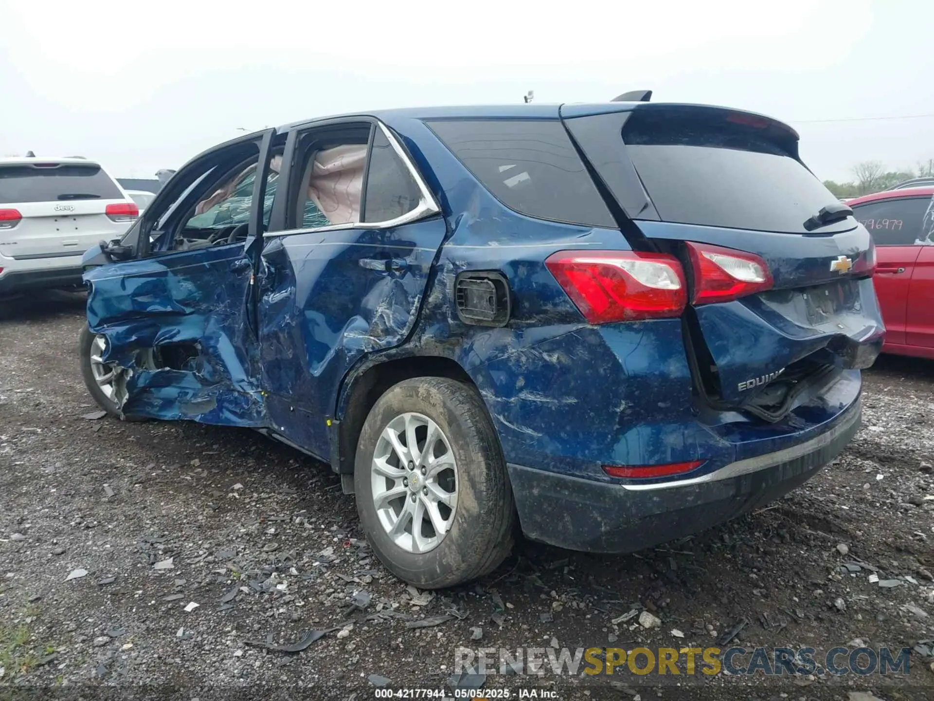3 fotografías del automóvil dañado 2GNAXKEVXM6100417 CHEVROLET EQUINOX 2021