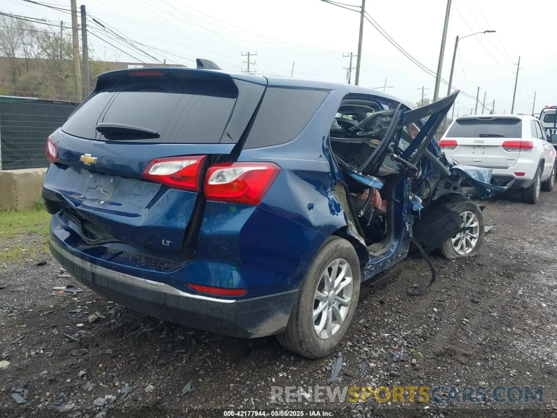 4 fotografías del automóvil dañado 2GNAXKEVXM6100417 CHEVROLET EQUINOX 2021
