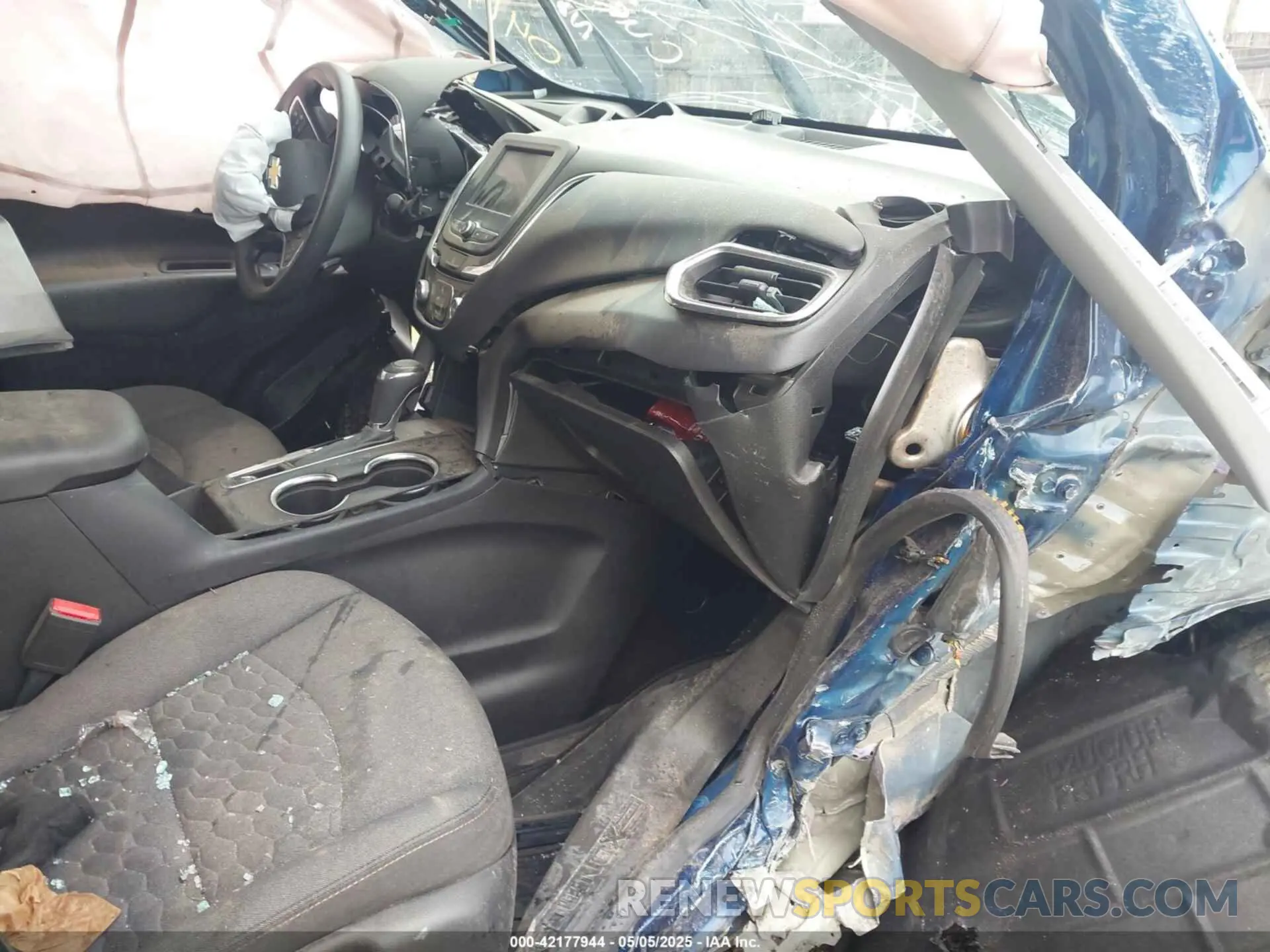 5 fotografías del automóvil dañado 2GNAXKEVXM6100417 CHEVROLET EQUINOX 2021