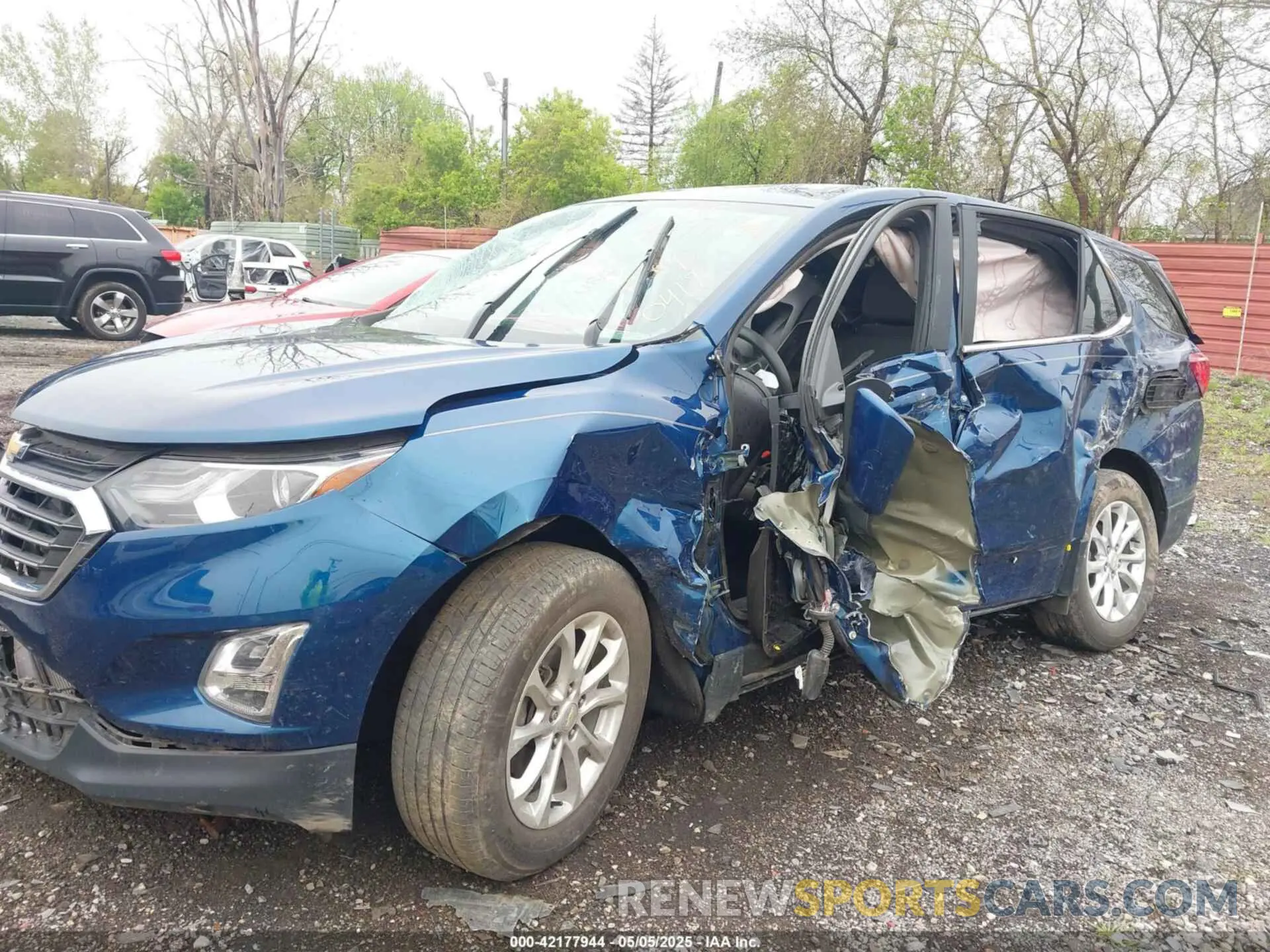 6 fotografías del automóvil dañado 2GNAXKEVXM6100417 CHEVROLET EQUINOX 2021