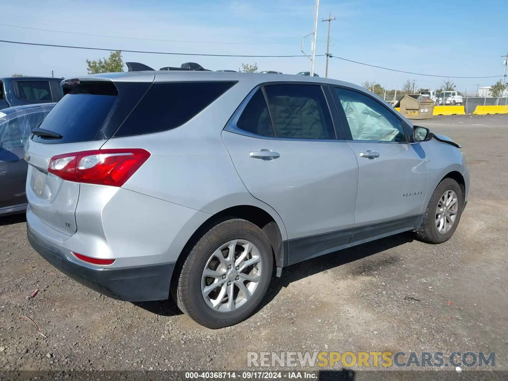 4 fotografías del automóvil dañado 2GNAXKEVXM6117587 CHEVROLET EQUINOX 2021