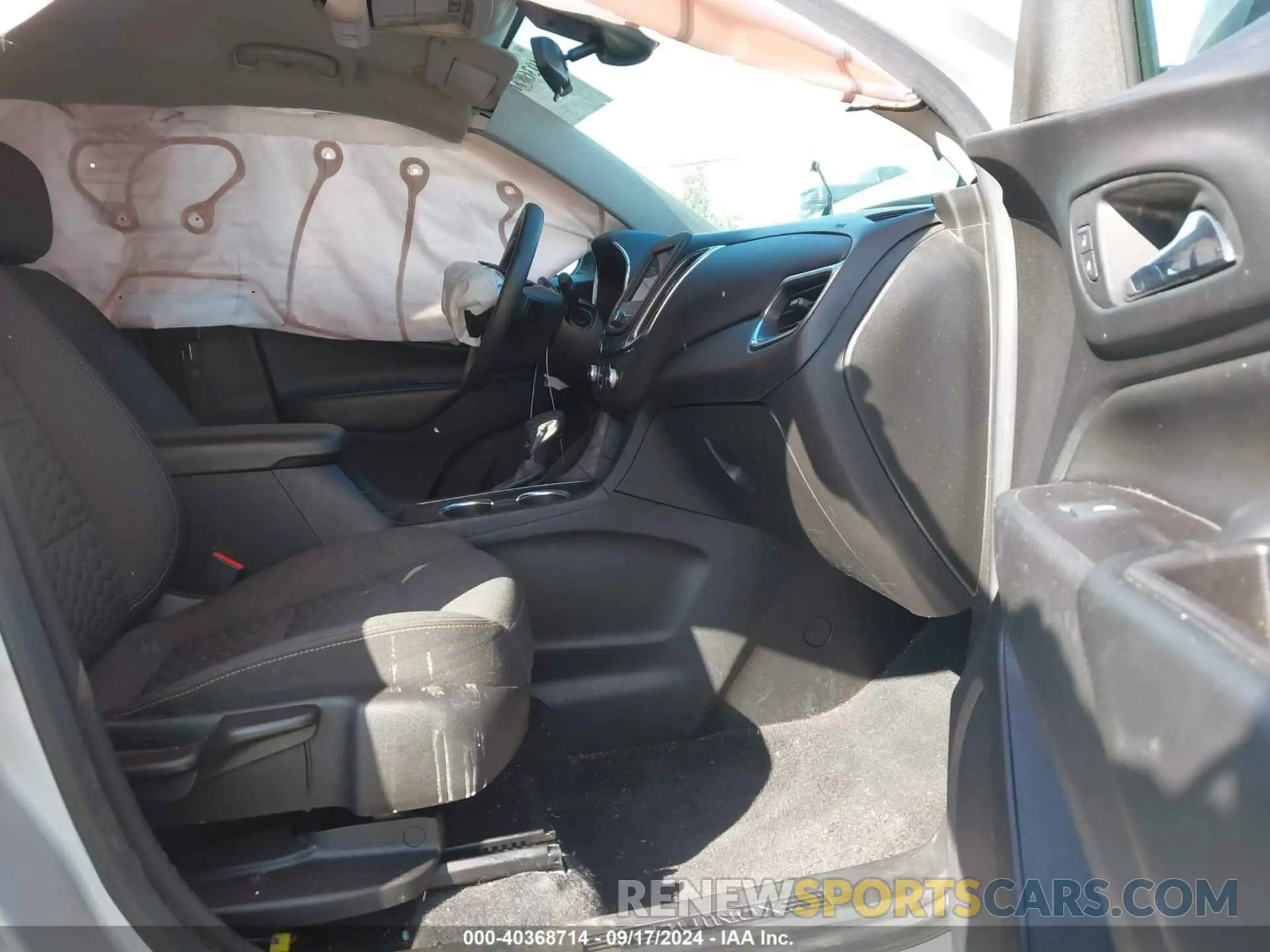 5 fotografías del automóvil dañado 2GNAXKEVXM6117587 CHEVROLET EQUINOX 2021