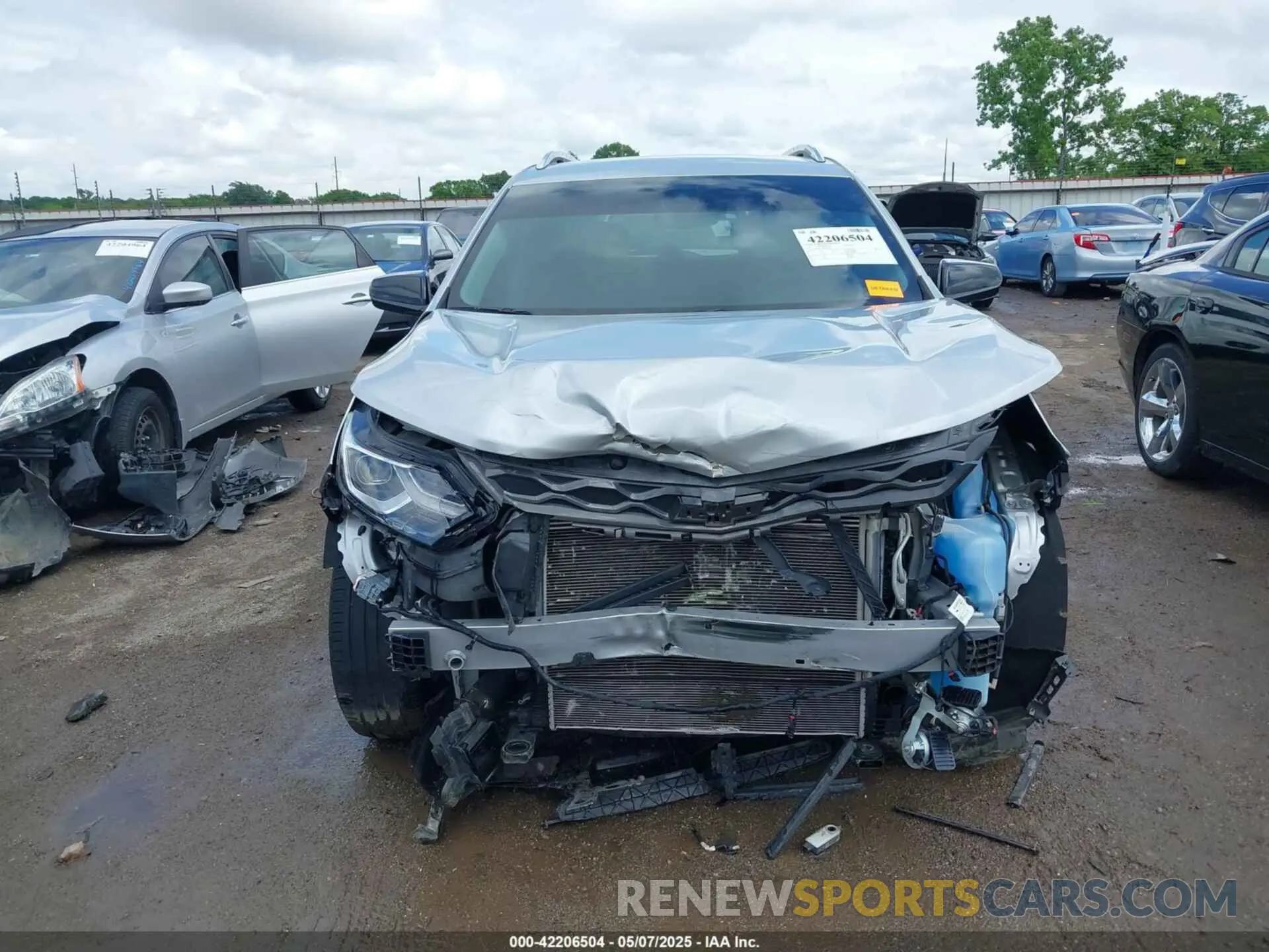13 fotografías del automóvil dañado 2GNAXNEV4M6122656 CHEVROLET EQUINOX 2021