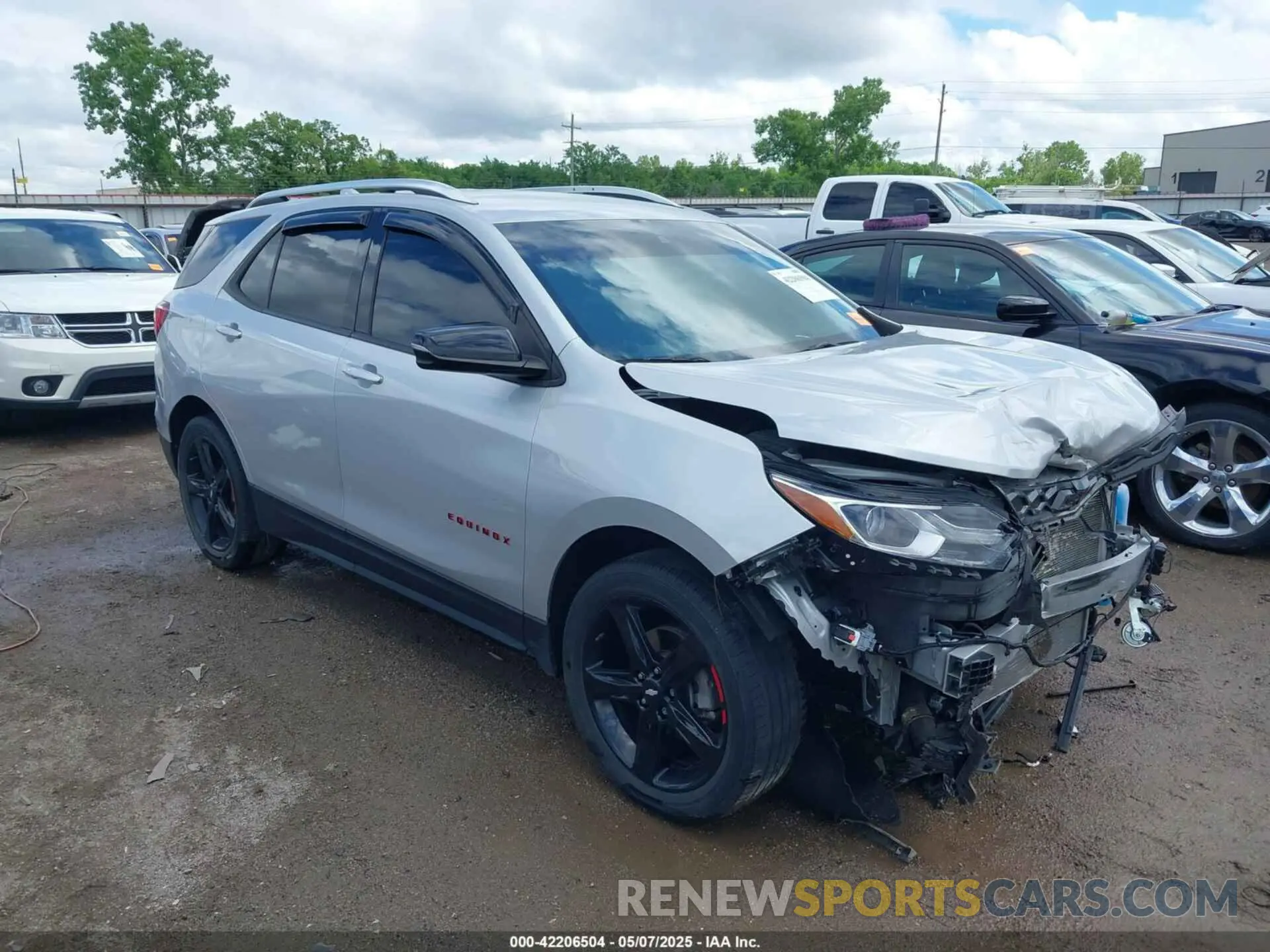 14 fotografías del automóvil dañado 2GNAXNEV4M6122656 CHEVROLET EQUINOX 2021