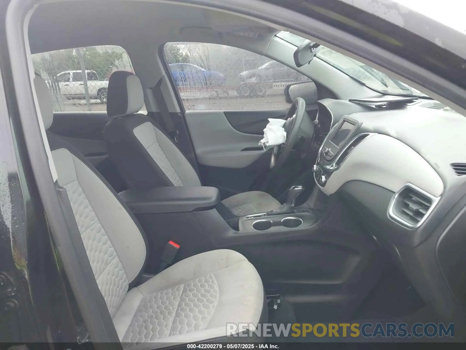 5 fotografías del automóvil dañado 2GNAXSEV9M6142819 CHEVROLET EQUINOX 2021