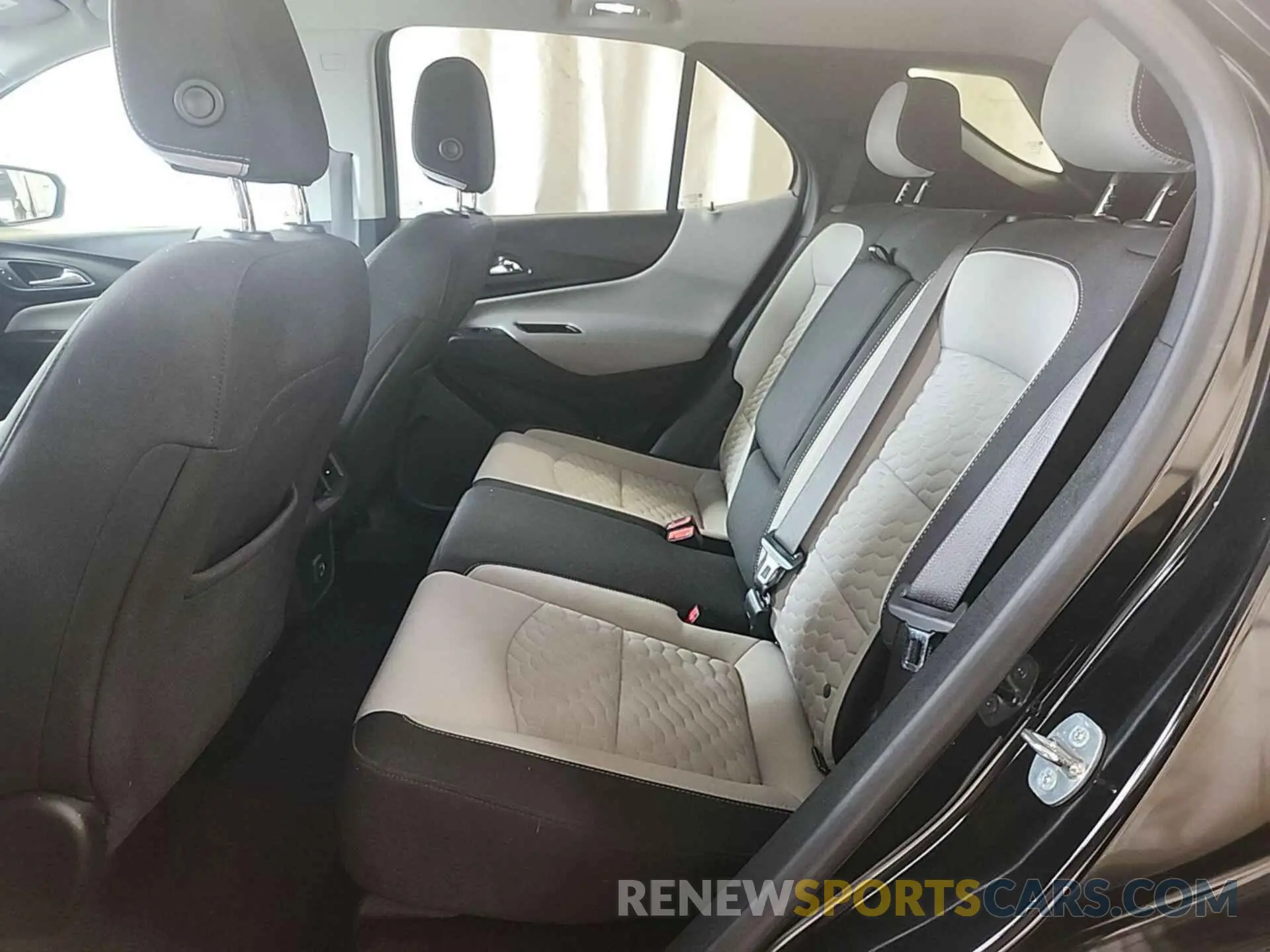 30 fotografías del automóvil dañado 2GNAXTEV3M6107330 CHEVROLET EQUINOX 2021