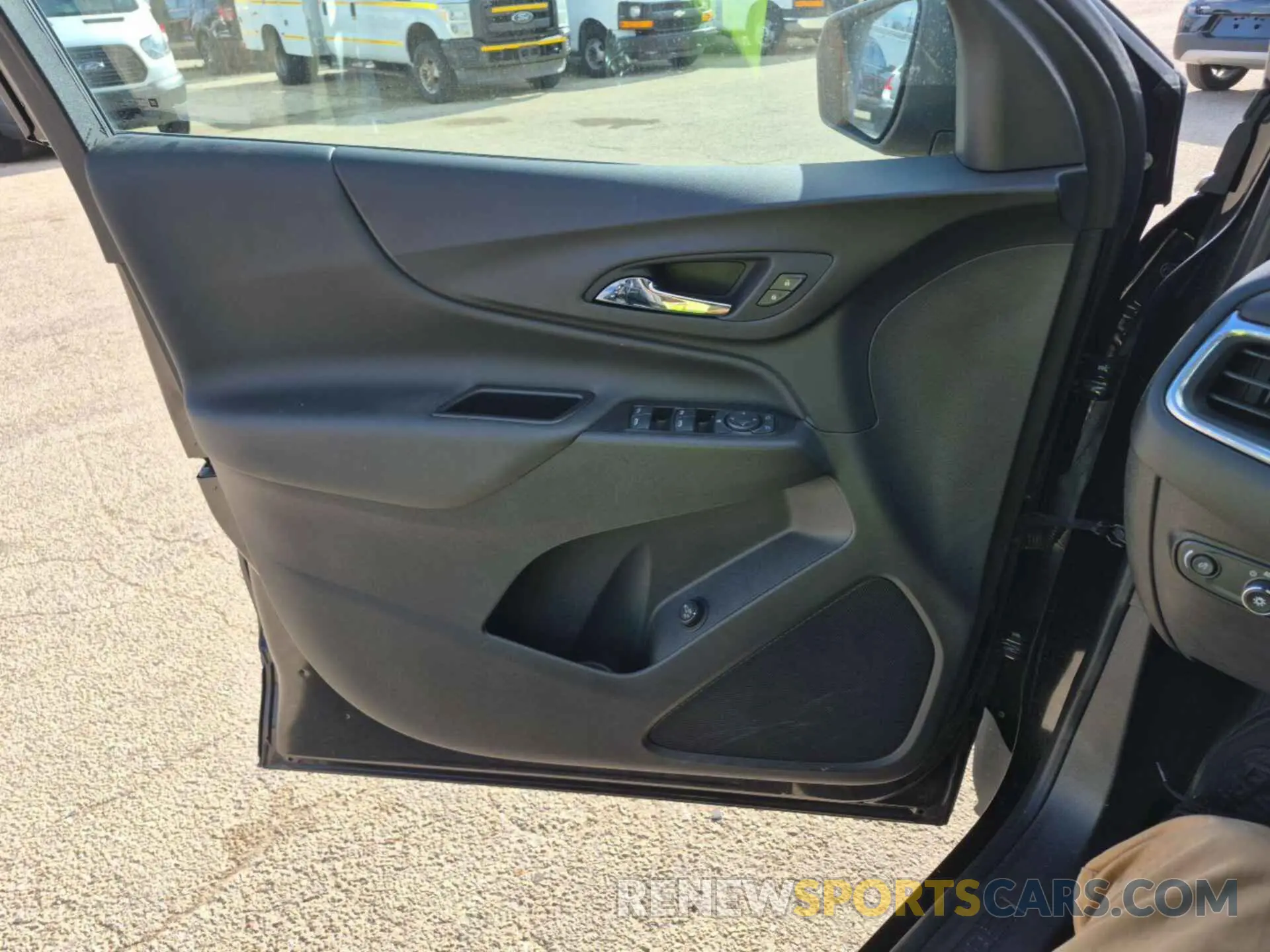 16 fotografías del automóvil dañado 2GNAXTEV6M6106236 CHEVROLET EQUINOX 2021