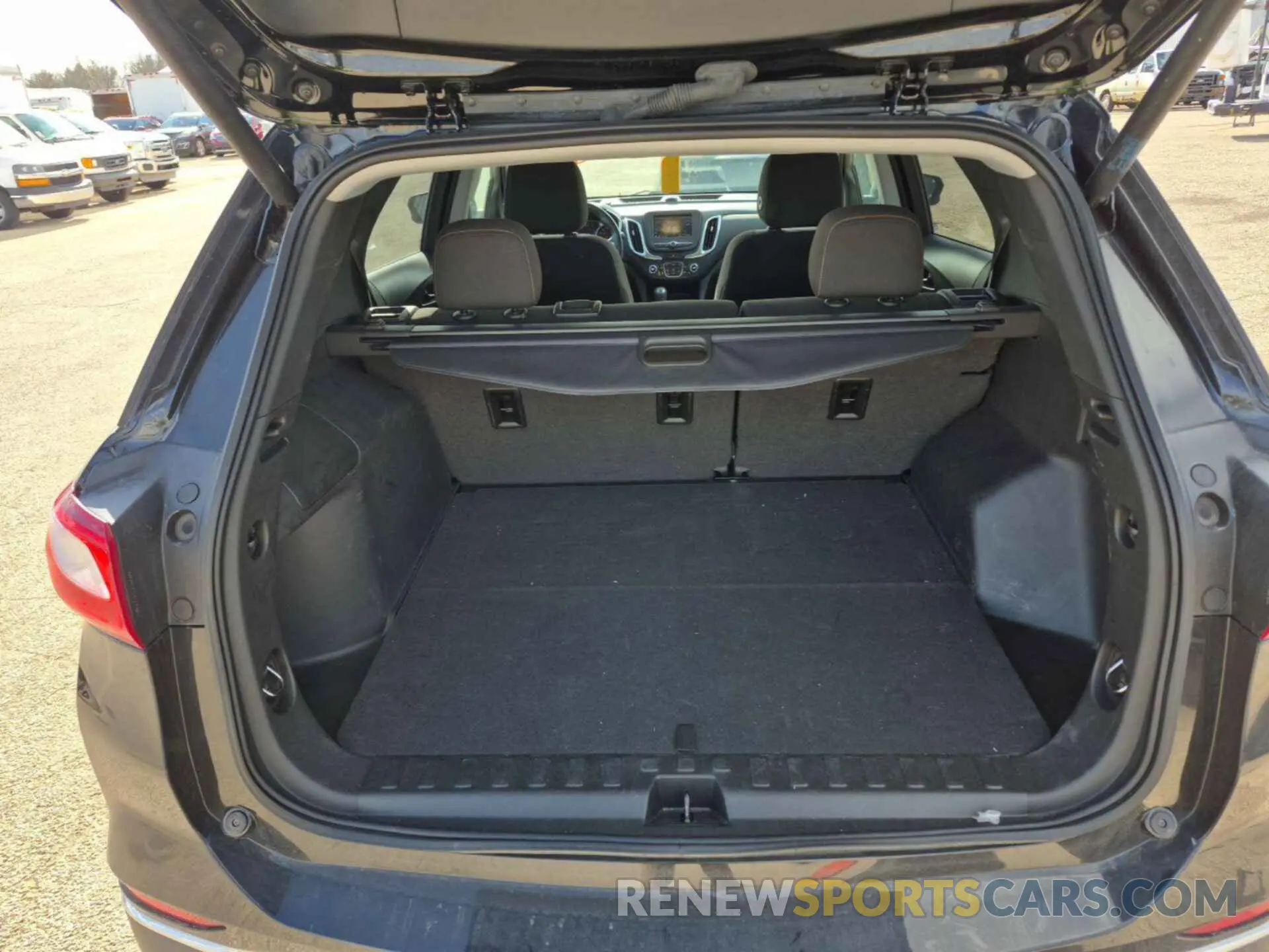 6 fotografías del automóvil dañado 2GNAXTEV6M6106236 CHEVROLET EQUINOX 2021