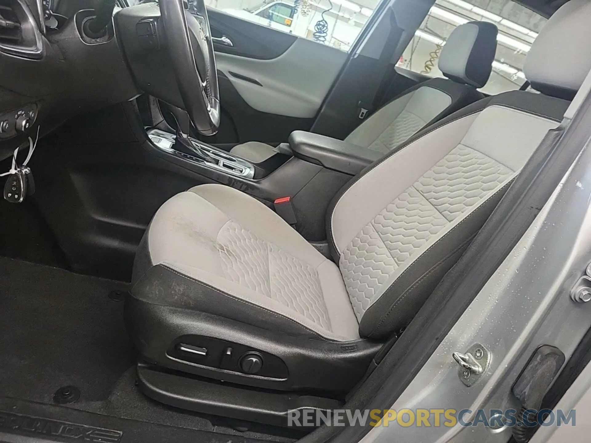 20 fotografías del automóvil dañado 2GNAXTEV7M6105211 CHEVROLET EQUINOX 2021