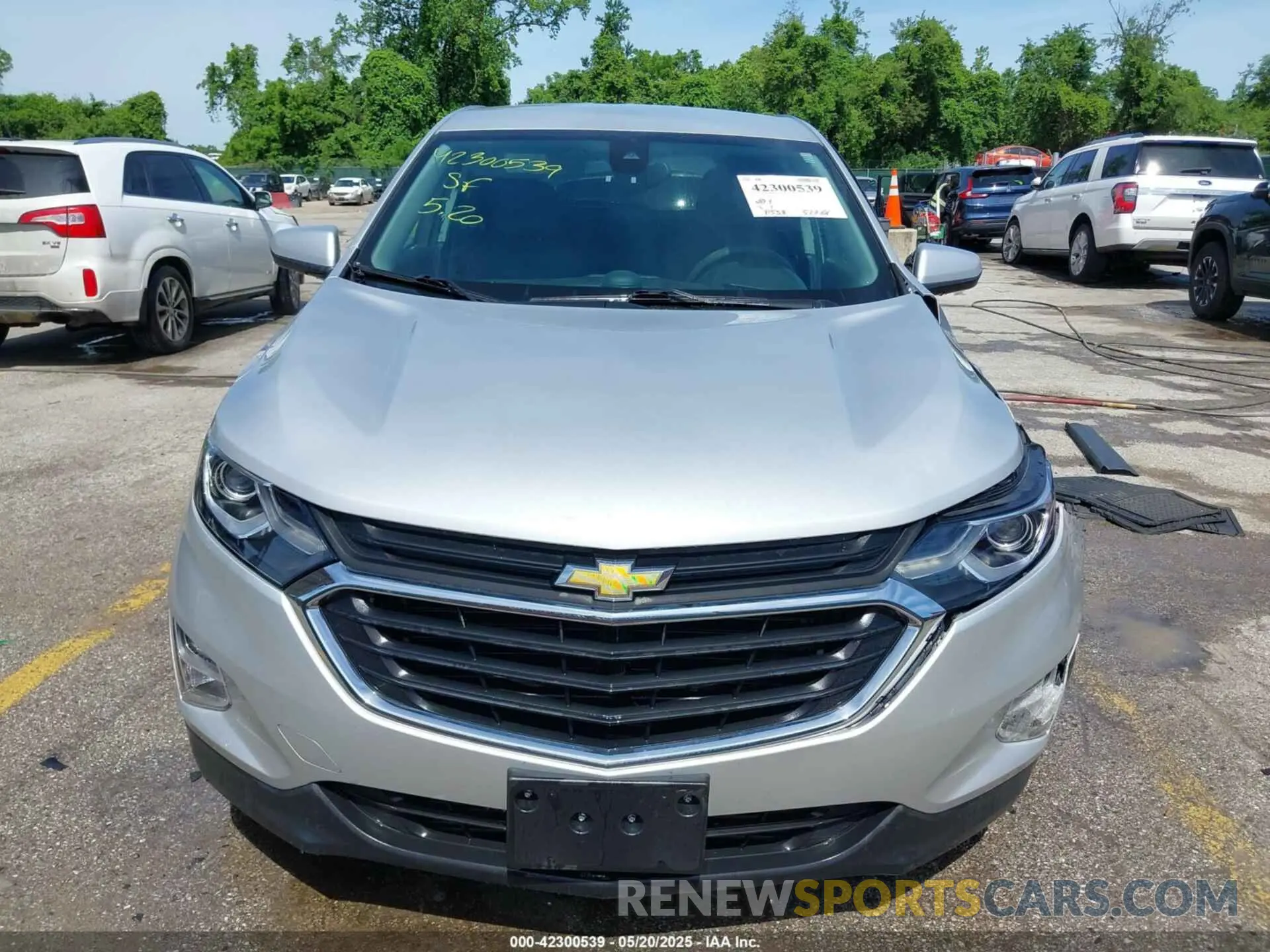 12 fotografías del automóvil dañado 2GNAXUEV0M6106898 CHEVROLET EQUINOX 2021