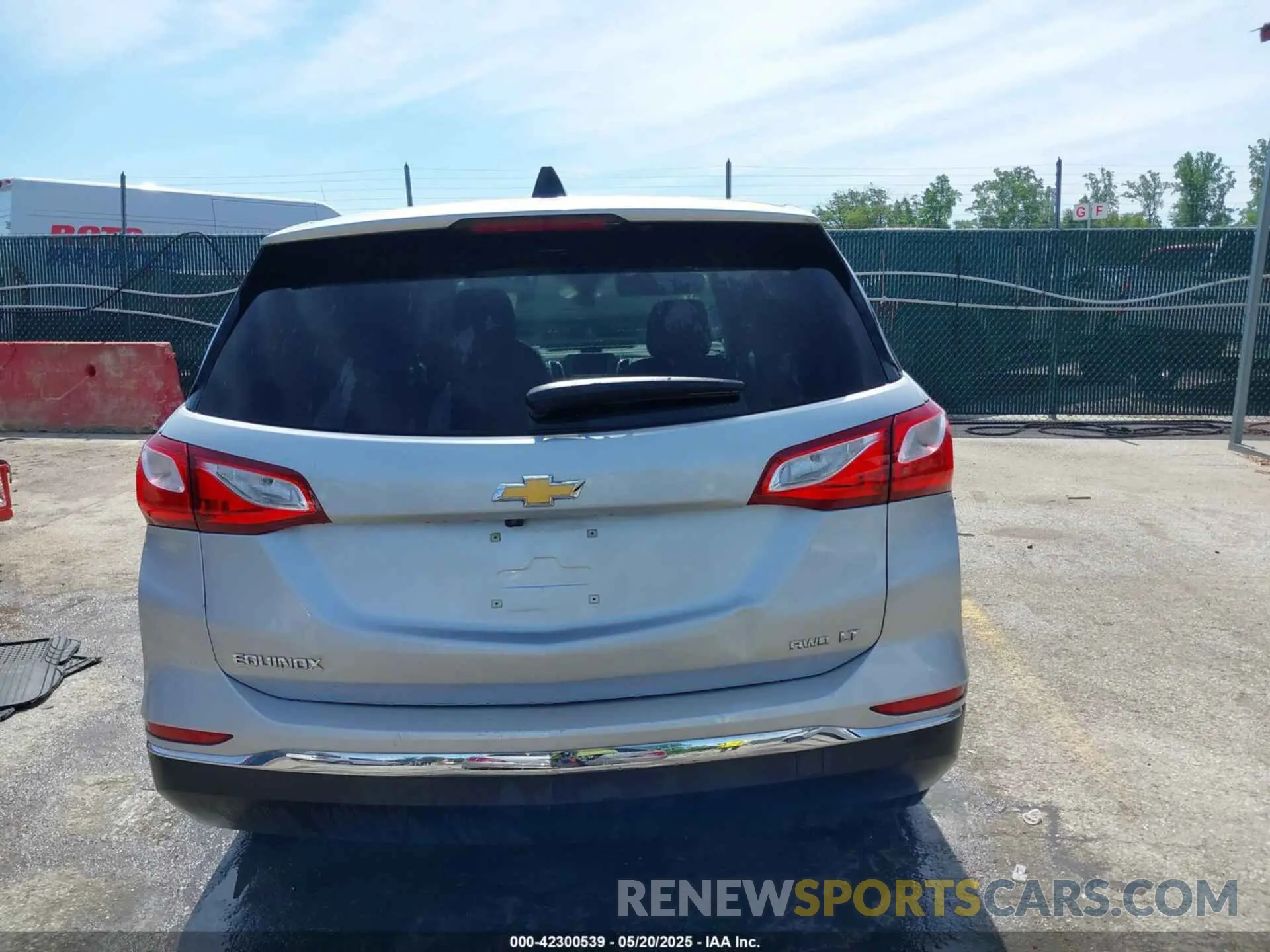 16 fotografías del automóvil dañado 2GNAXUEV0M6106898 CHEVROLET EQUINOX 2021