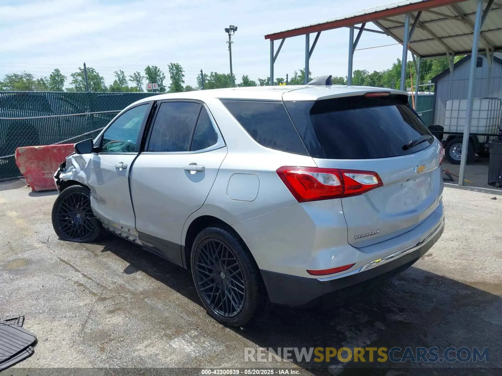 3 fotografías del automóvil dañado 2GNAXUEV0M6106898 CHEVROLET EQUINOX 2021