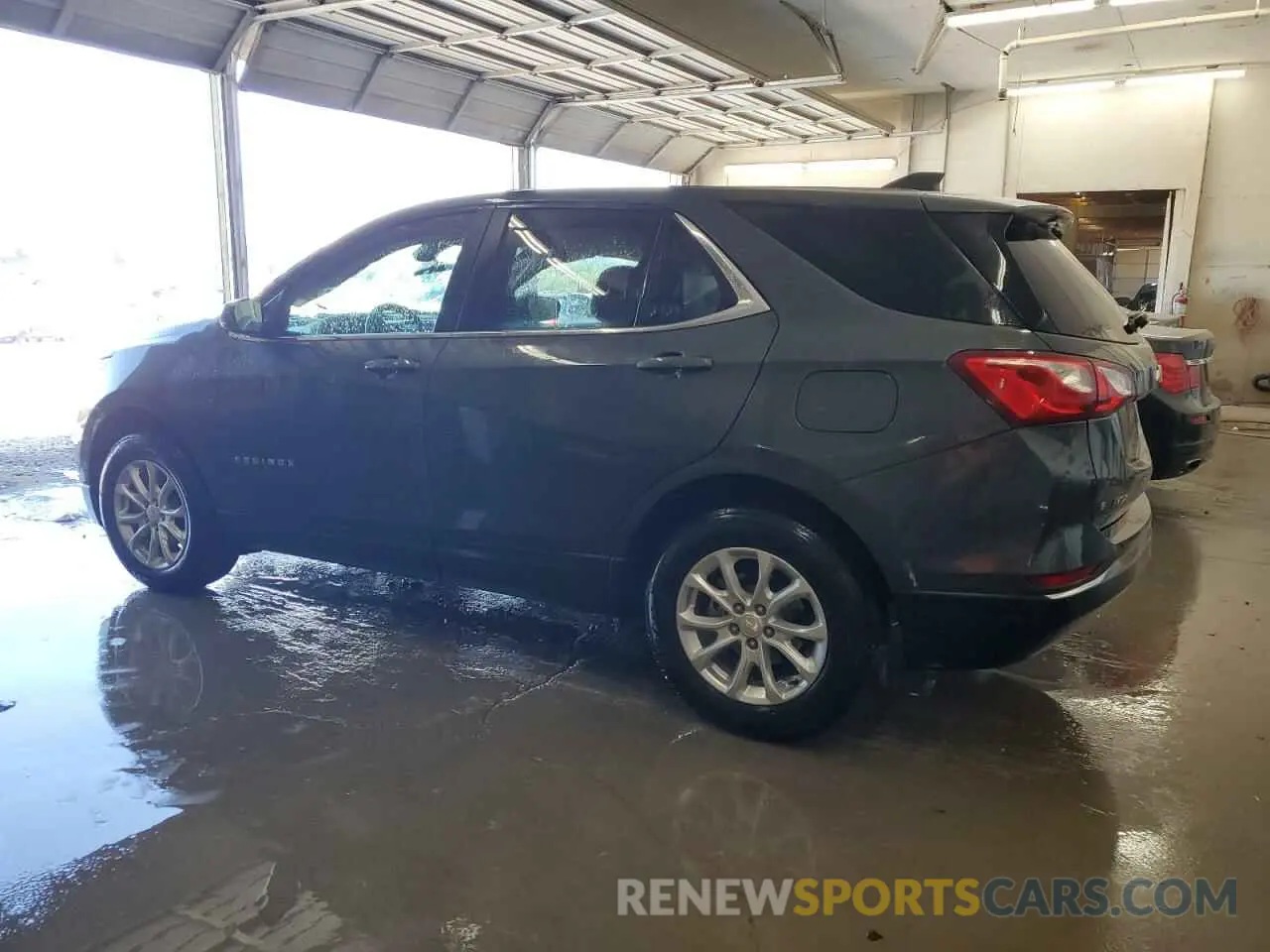 2 fotografías del automóvil dañado 2GNAXUEV1M6134368 CHEVROLET EQUINOX 2021