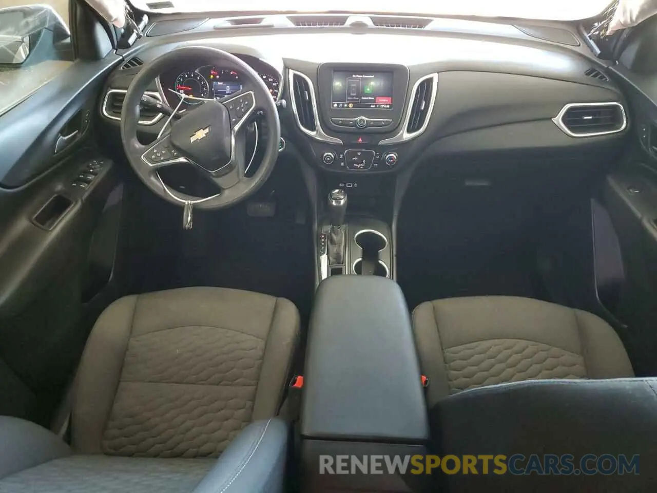 8 fotografías del automóvil dañado 2GNAXUEV1M6134368 CHEVROLET EQUINOX 2021