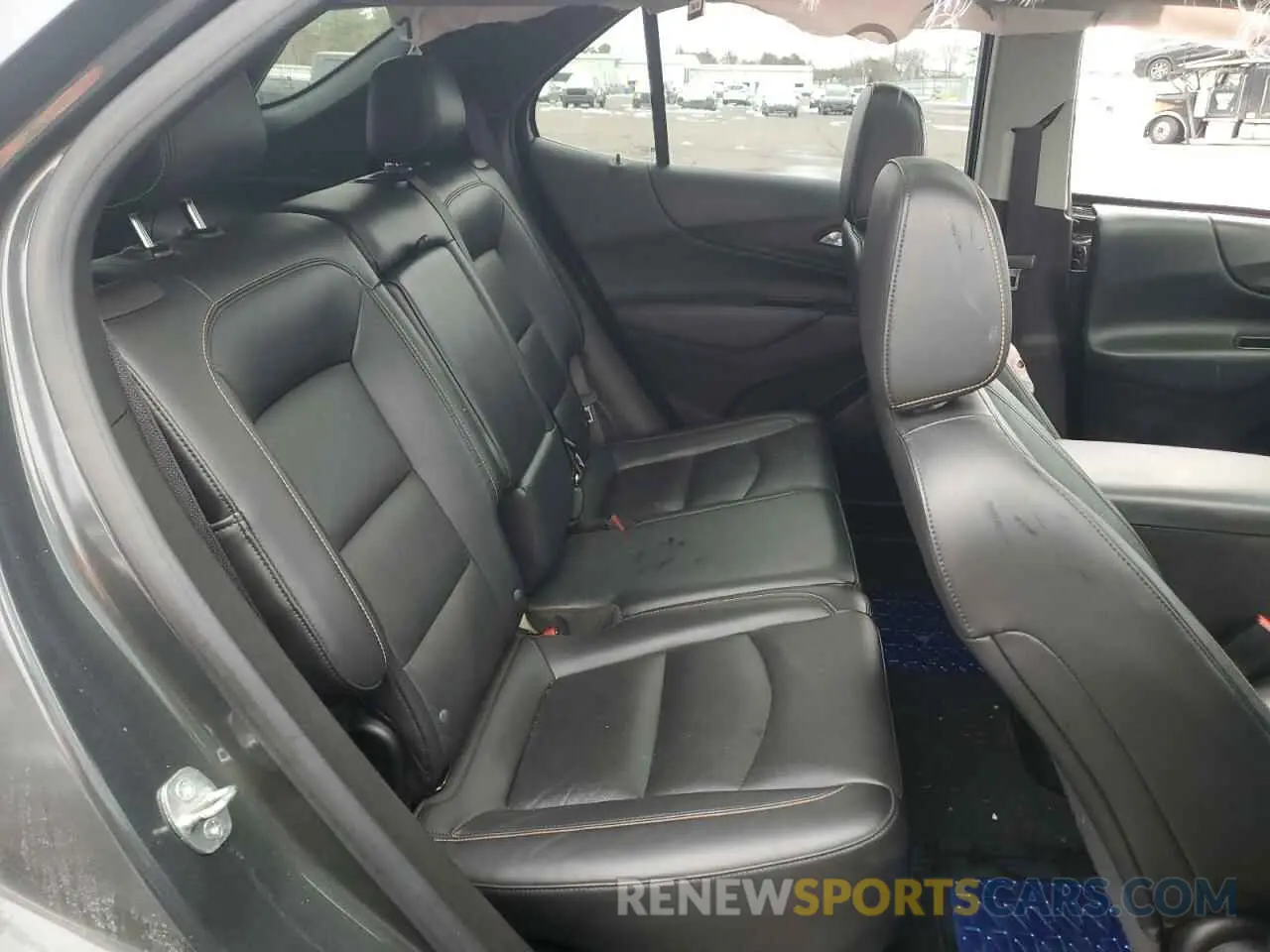11 fotografías del automóvil dañado 2GNAXUEV2M6115733 CHEVROLET EQUINOX 2021