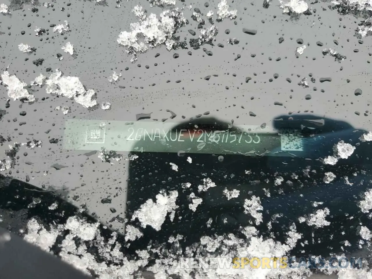 13 fotografías del automóvil dañado 2GNAXUEV2M6115733 CHEVROLET EQUINOX 2021