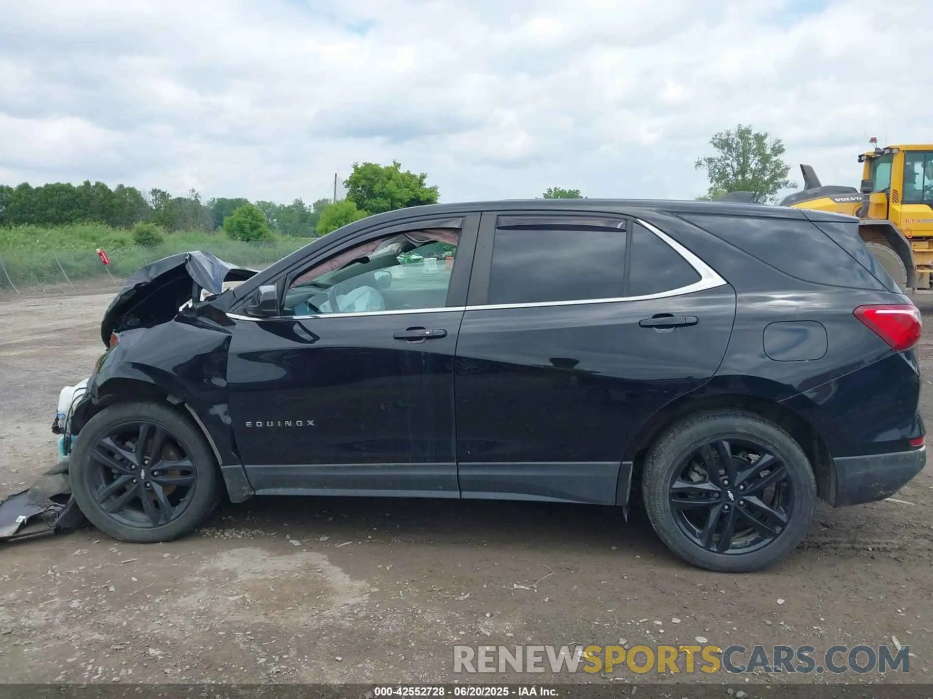 14 fotografías del automóvil dañado 2GNAXUEV2M6127574 CHEVROLET EQUINOX 2021