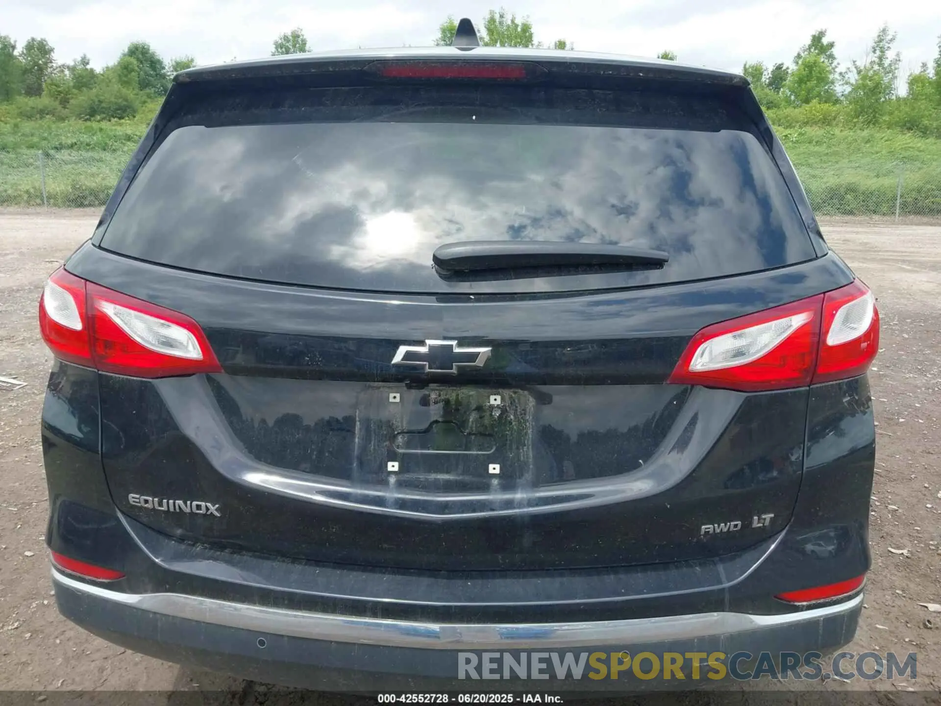 16 fotografías del automóvil dañado 2GNAXUEV2M6127574 CHEVROLET EQUINOX 2021
