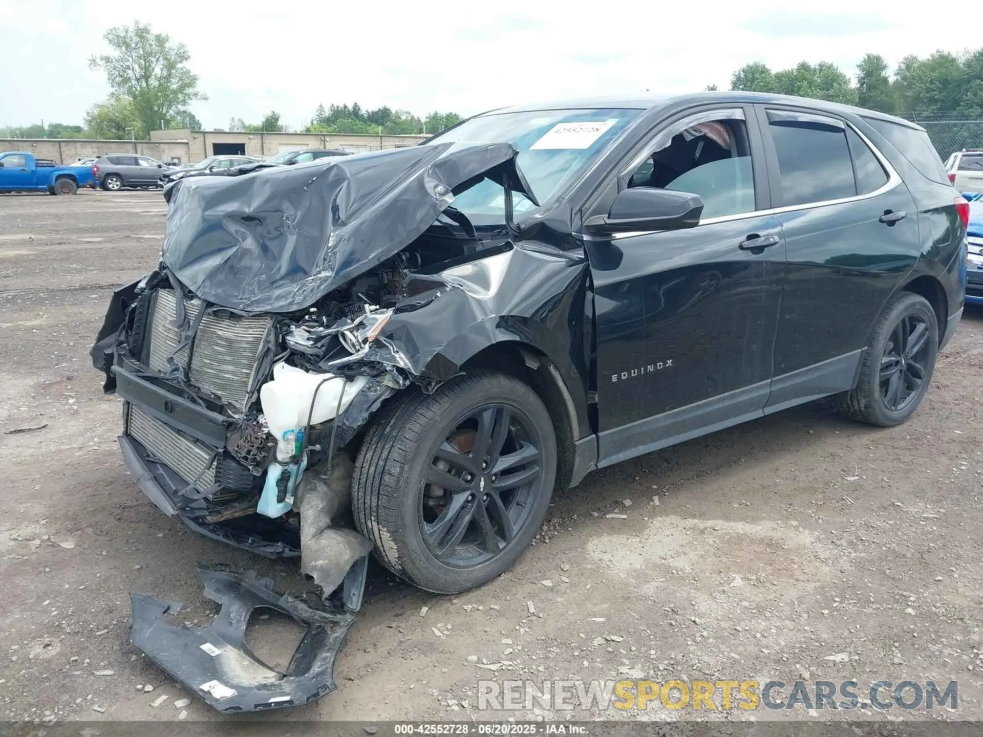 2 fotografías del automóvil dañado 2GNAXUEV2M6127574 CHEVROLET EQUINOX 2021