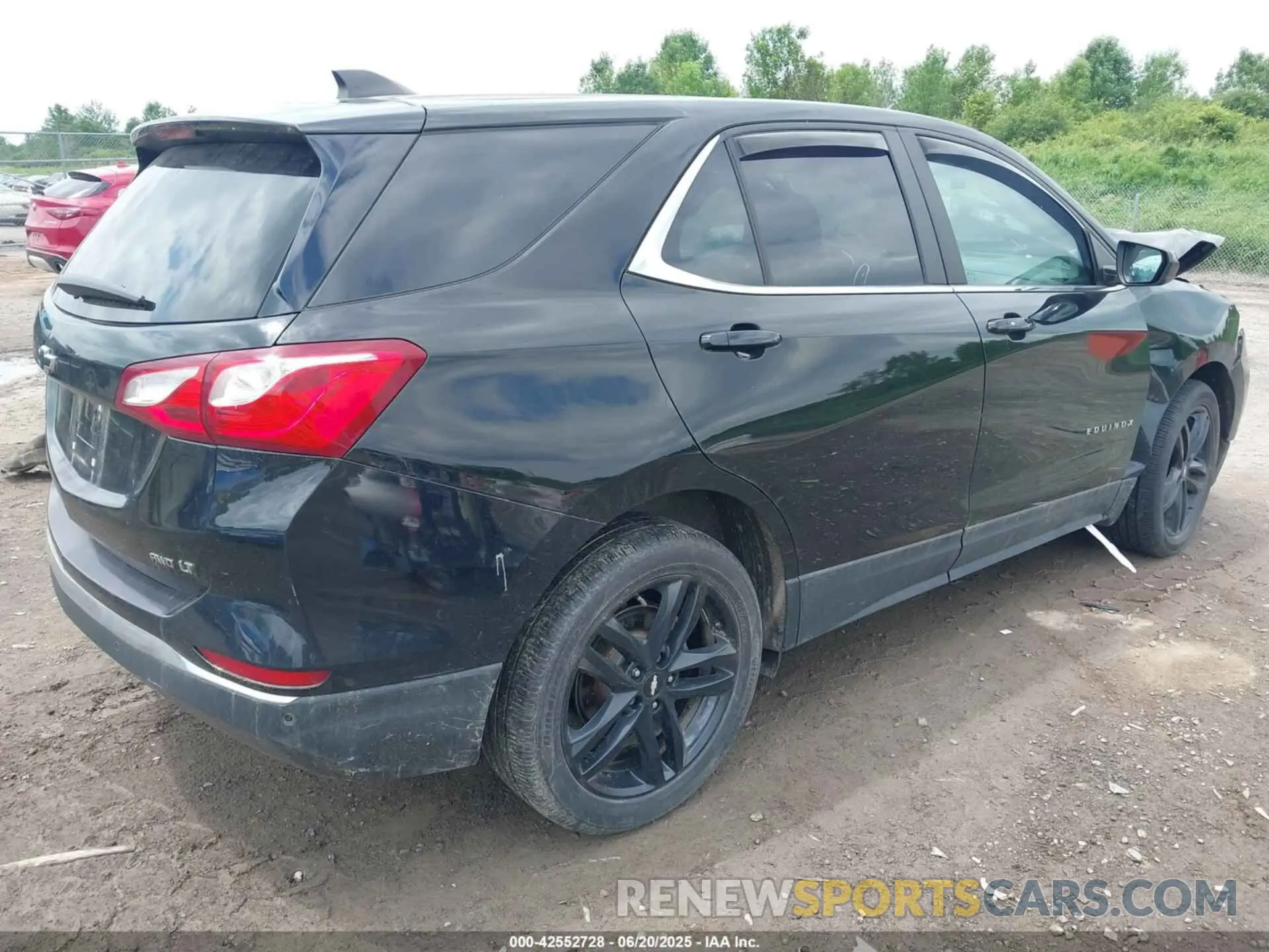 4 fotografías del automóvil dañado 2GNAXUEV2M6127574 CHEVROLET EQUINOX 2021