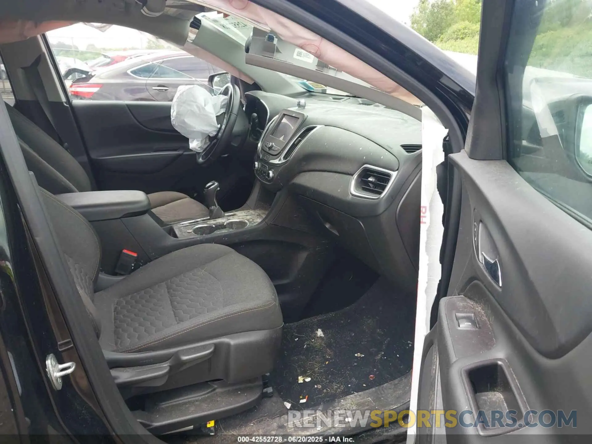 5 fotografías del automóvil dañado 2GNAXUEV2M6127574 CHEVROLET EQUINOX 2021