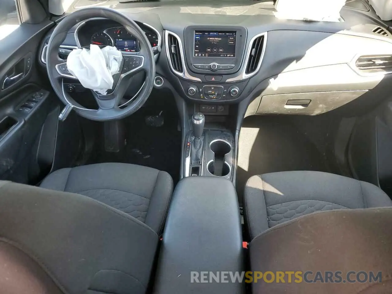 8 fotografías del automóvil dañado 2GNAXUEV6M6139842 CHEVROLET EQUINOX 2021