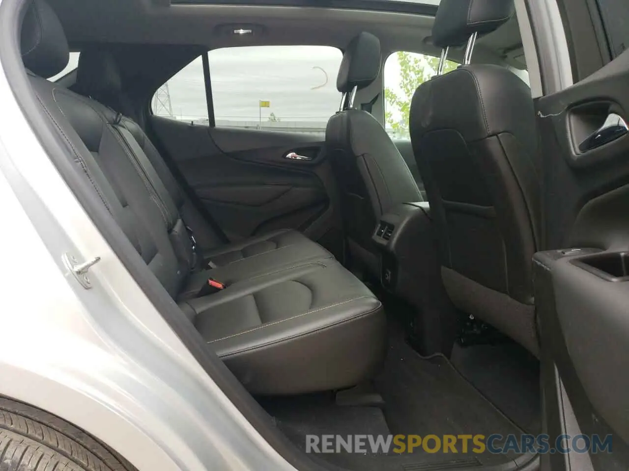 11 fotografías del automóvil dañado 2GNAXUEV7M6114478 CHEVROLET EQUINOX 2021