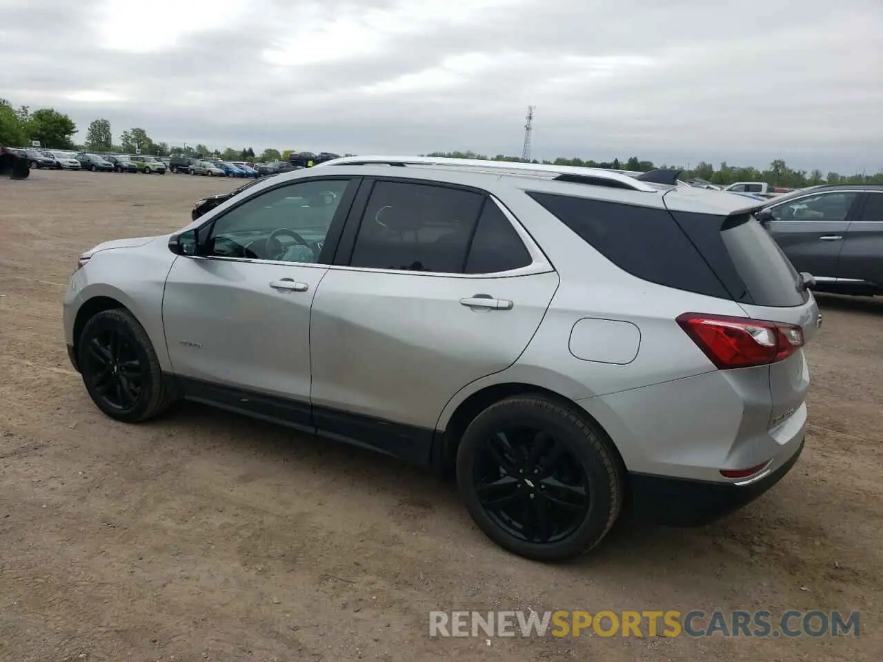 2 fotografías del automóvil dañado 2GNAXUEV7M6114478 CHEVROLET EQUINOX 2021