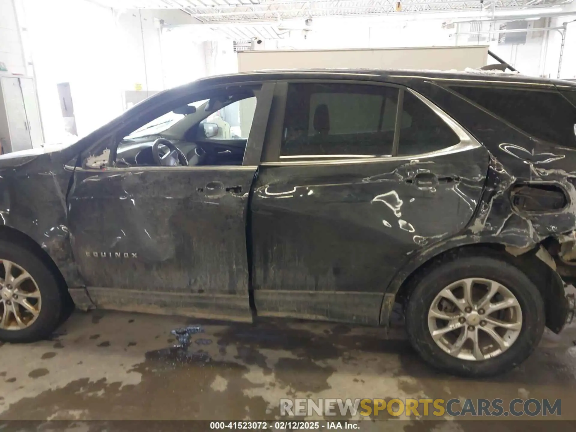 14 fotografías del automóvil dañado 2GNAXUEV8M6103599 CHEVROLET EQUINOX 2021