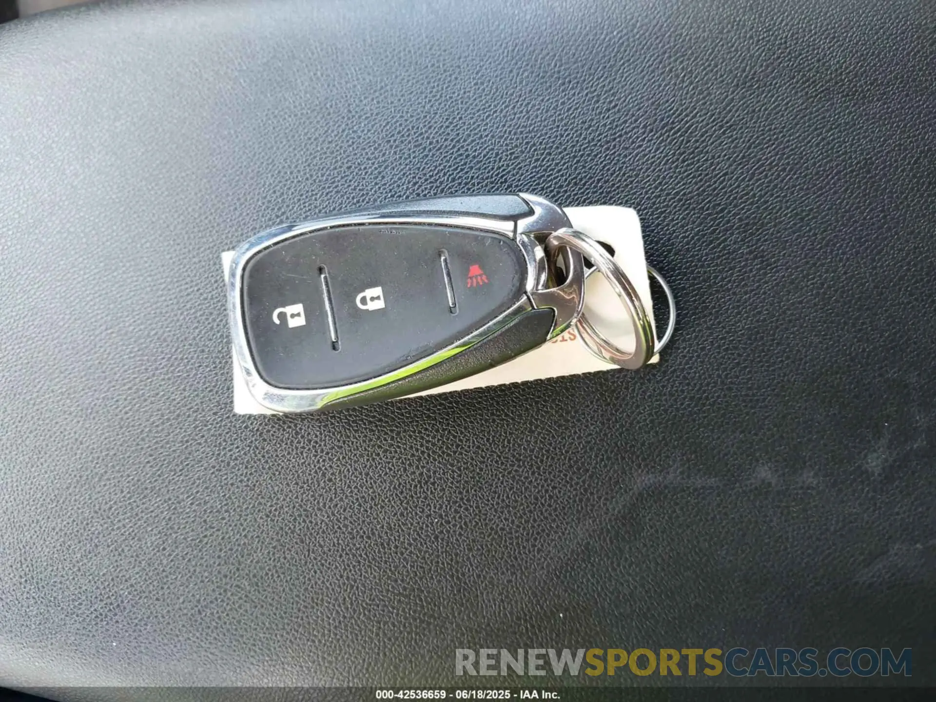 11 fotografías del automóvil dañado 2GNAXUEV8M6134965 CHEVROLET EQUINOX 2021