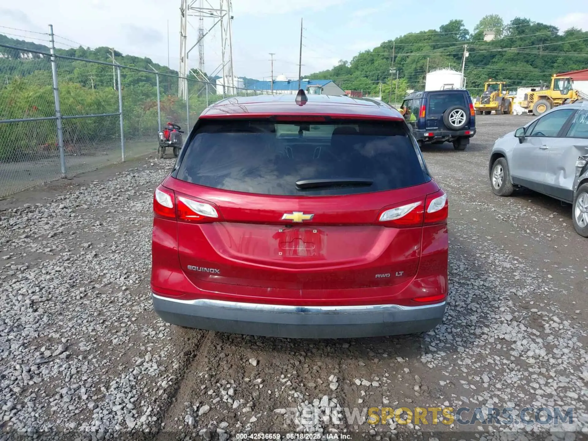 16 fotografías del automóvil dañado 2GNAXUEV8M6134965 CHEVROLET EQUINOX 2021