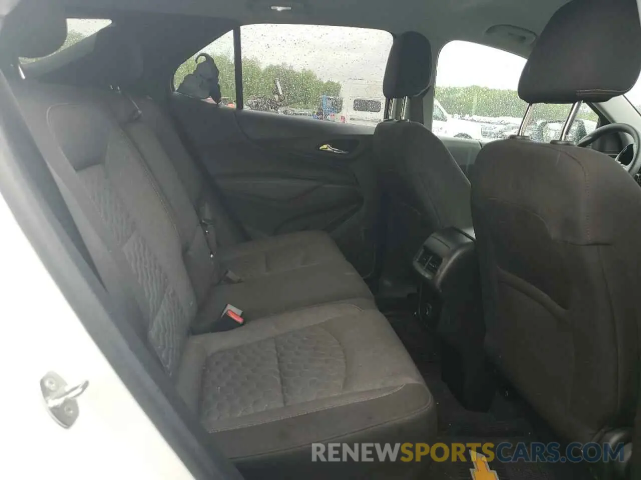 10 fotografías del automóvil dañado 2GNAXUEV9M6102221 CHEVROLET EQUINOX 2021