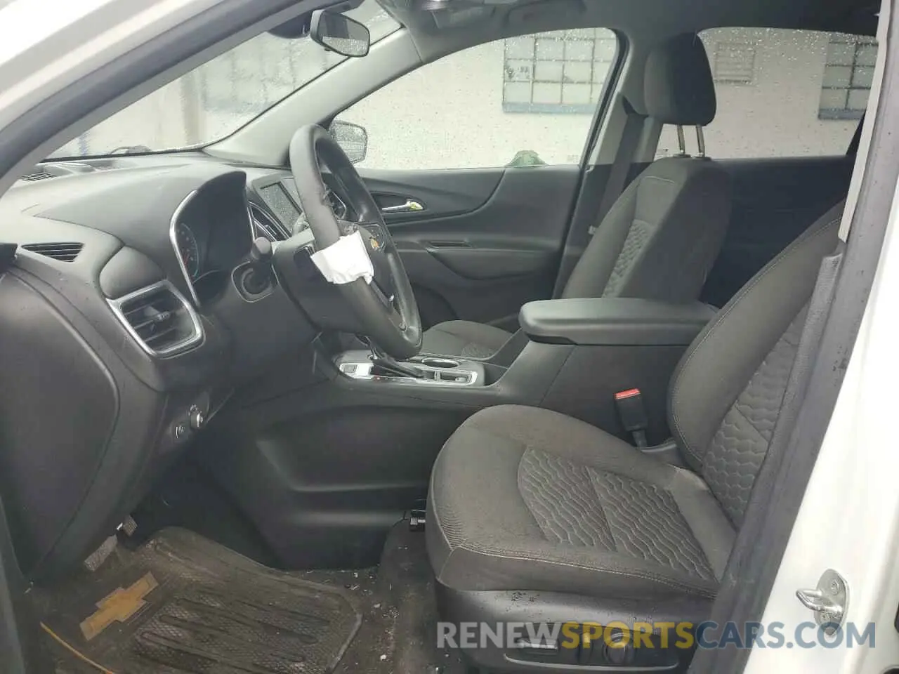 7 fotografías del automóvil dañado 2GNAXUEV9M6102221 CHEVROLET EQUINOX 2021